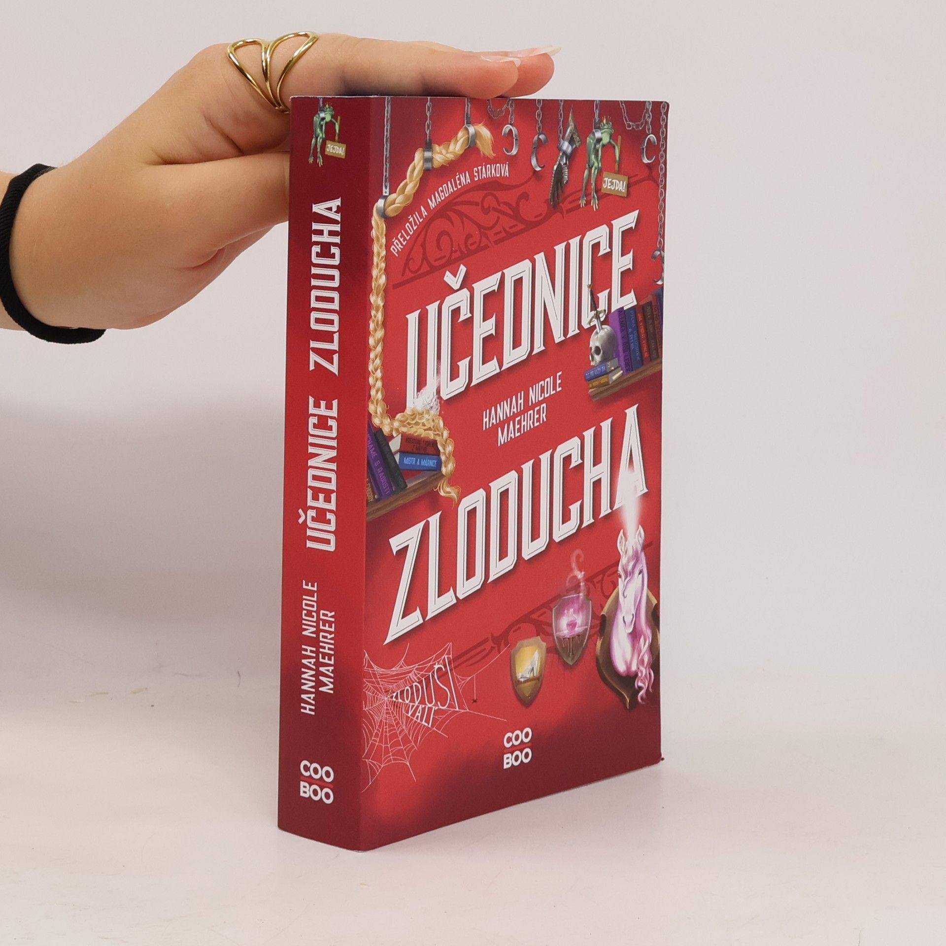 Hannah Nicole Maehrer Učednice Zloducha