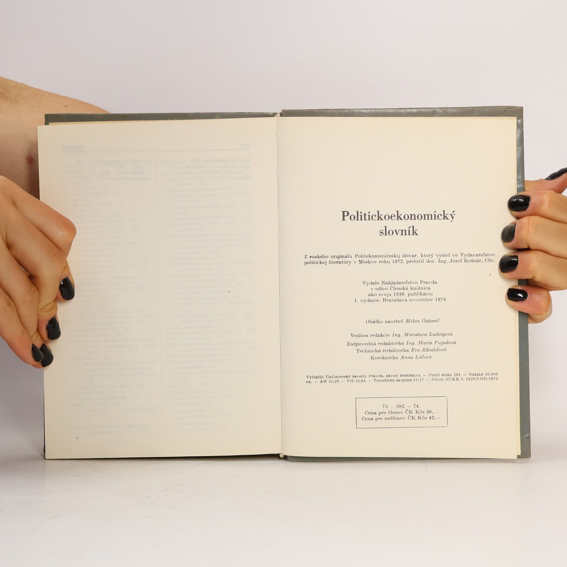 Autores varios Politicko-ekonomický slovník