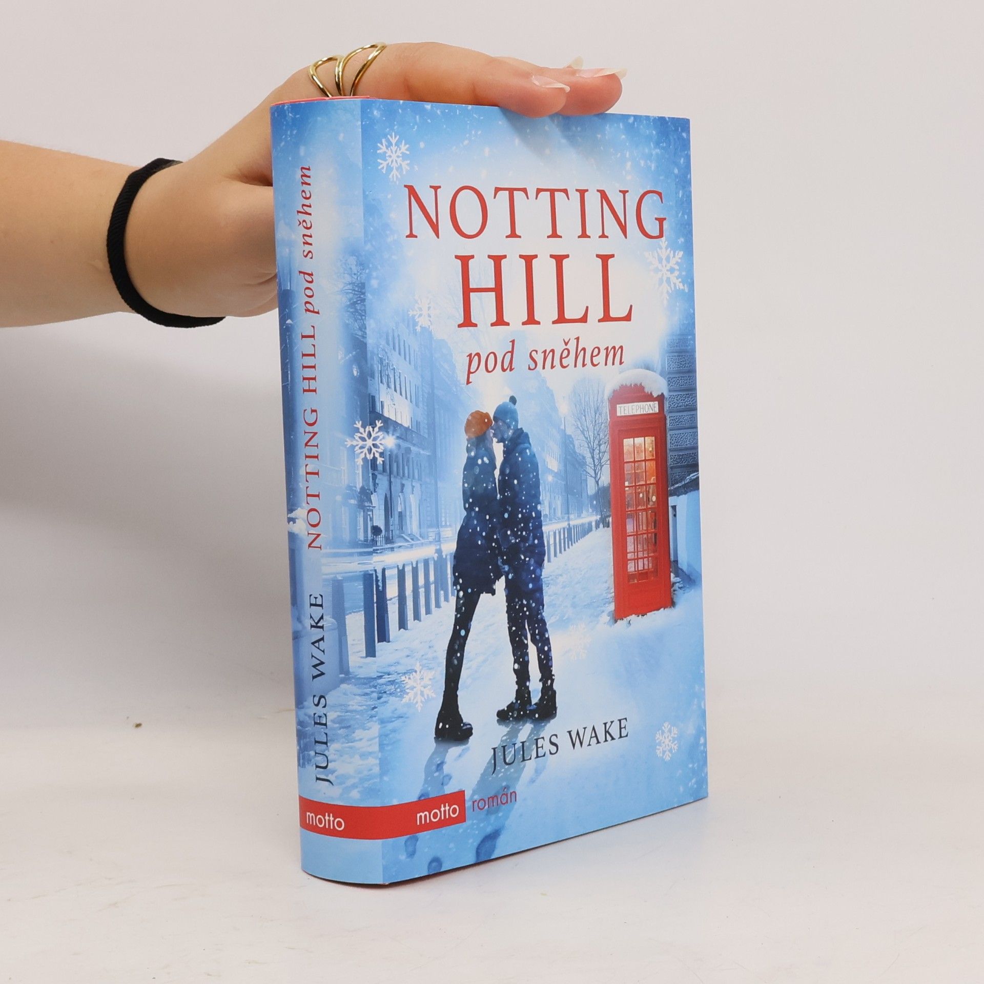Julie Caplinová Notting Hill pod sněhem