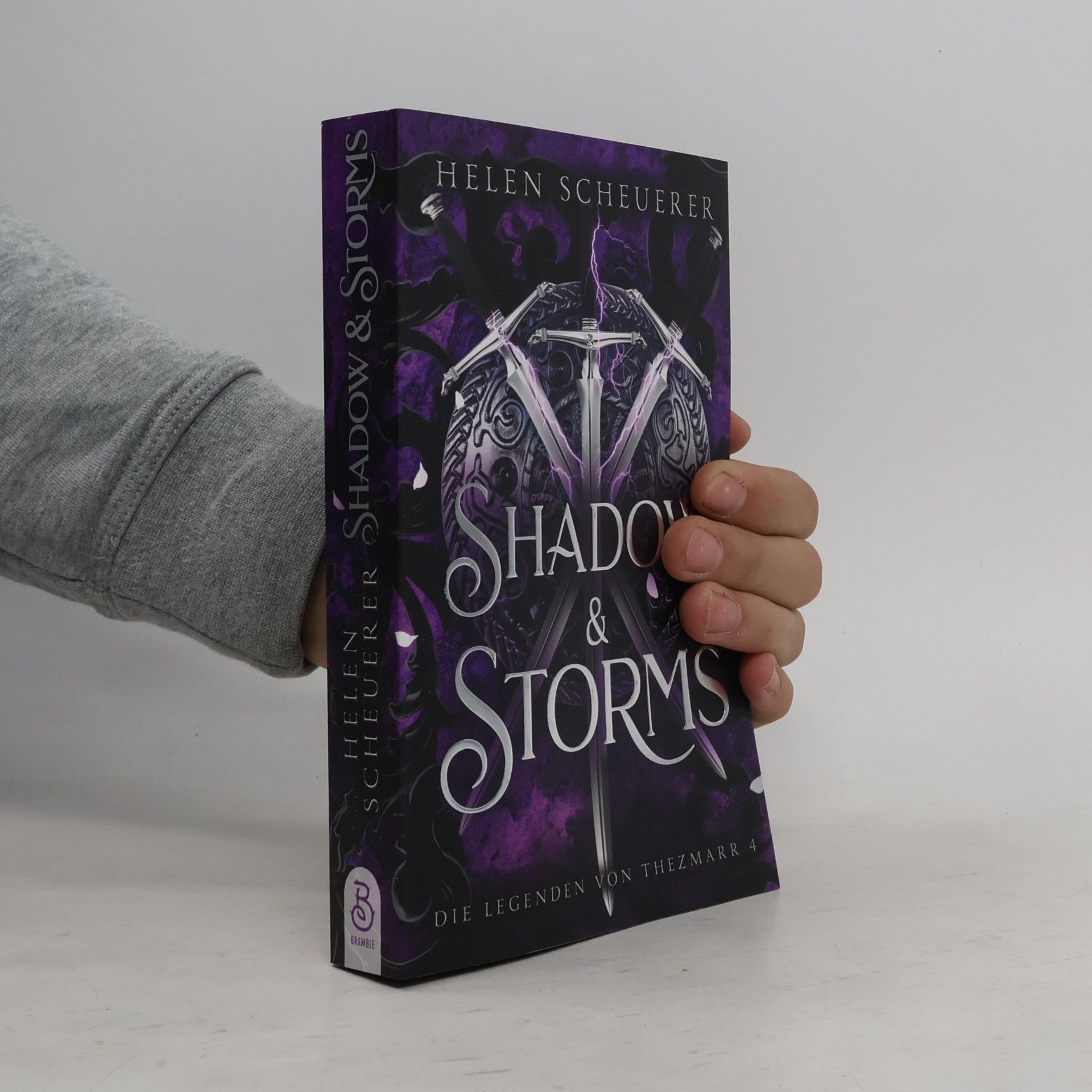 Helen Scheuerer Die Legenden von Thezmarr - 4: Shadow and Storms