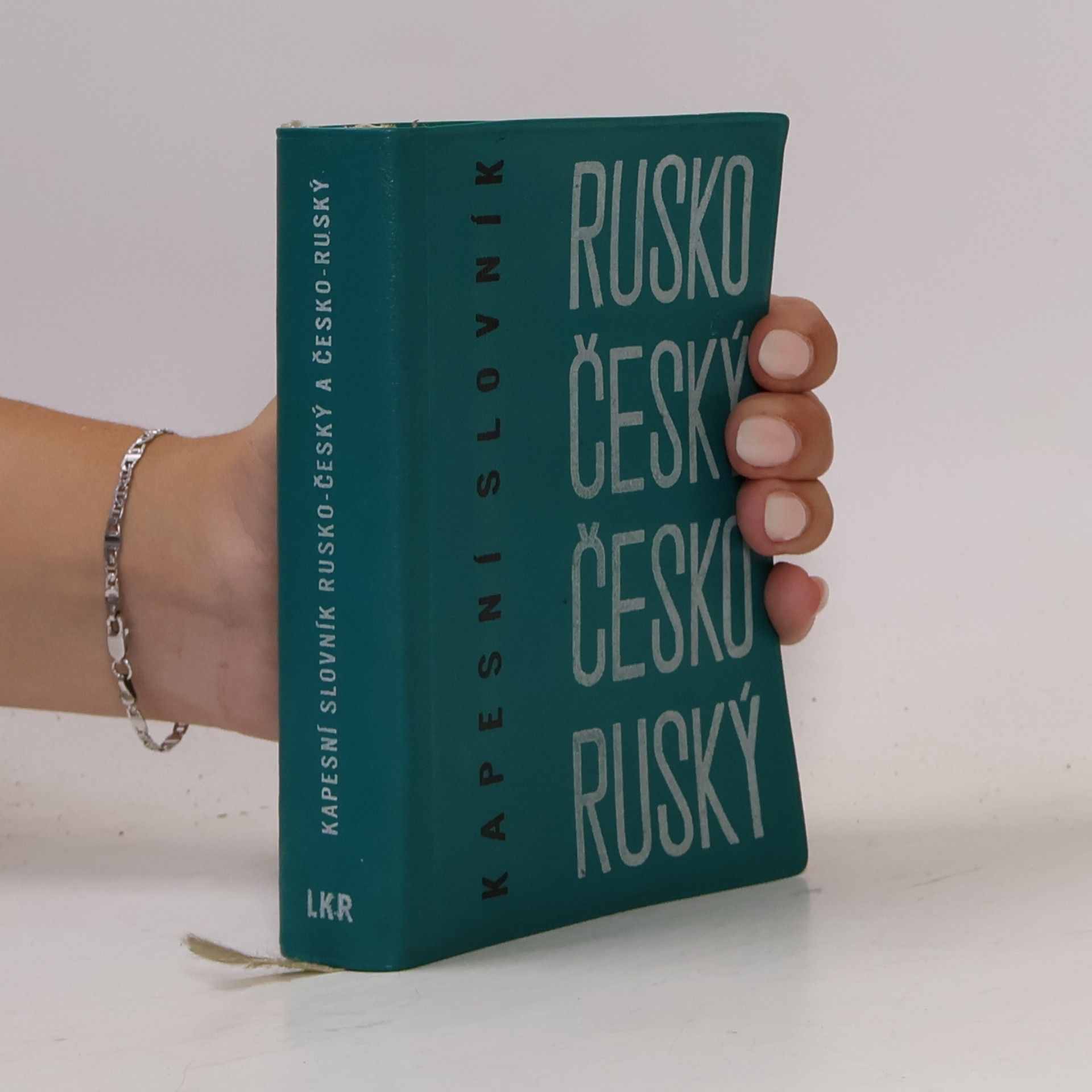 Collectif d'auteurs Kapesní rusko-český a česko-ruský slovník