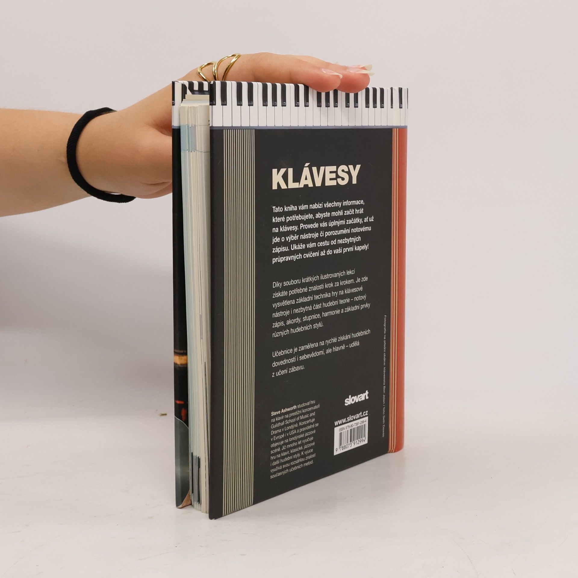 Steve Ashworth Klávesy: Průvodce hrou na klavír a všechny elektronické klávesové nástroje