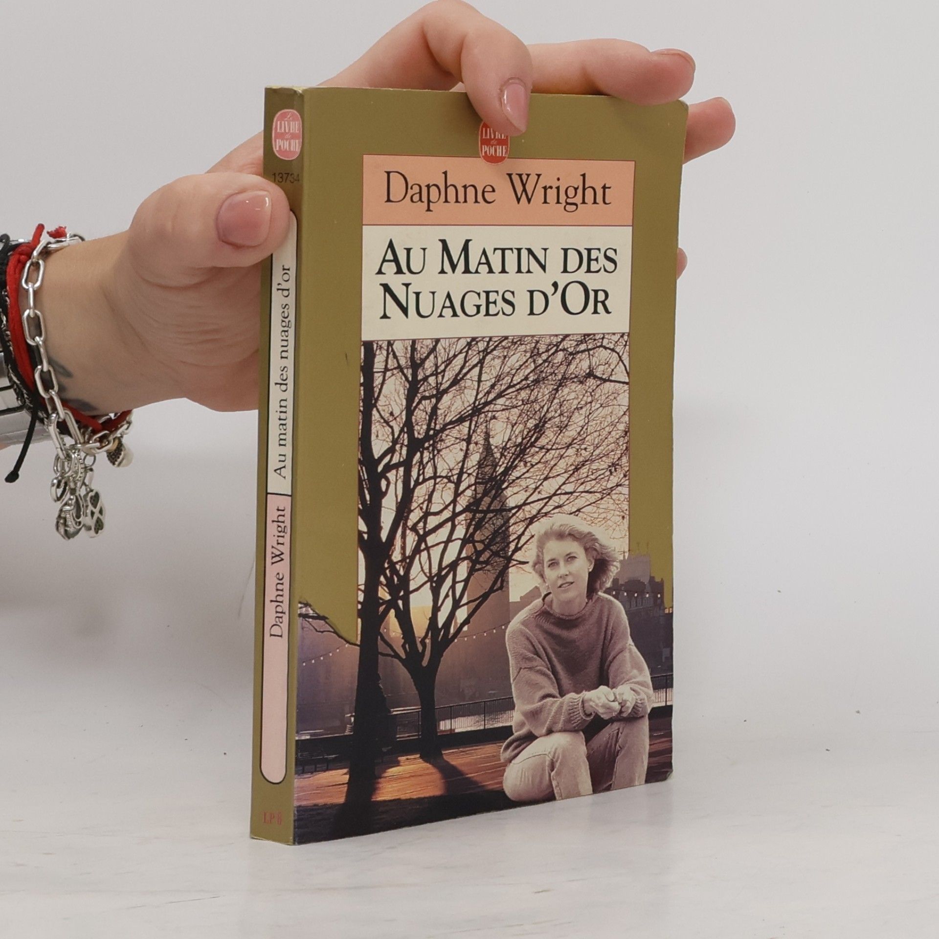 Livre de Poche - 8: Au matin des nuages d'or