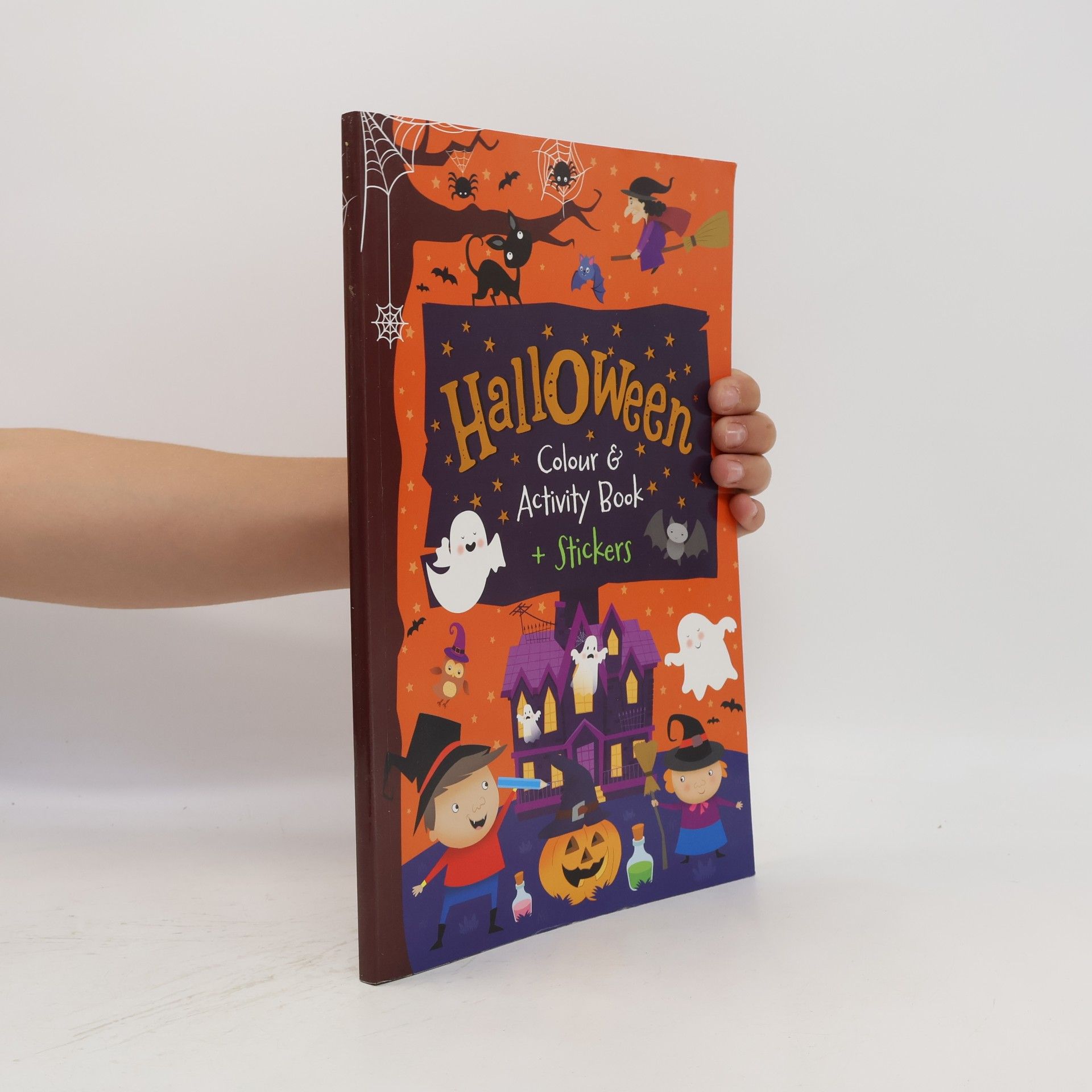 kolektiv Halloween. Colour & Activity Book