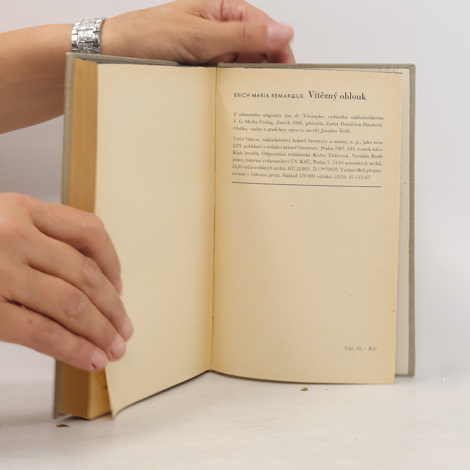 Erich Maria Remarque Vítězný oblouk