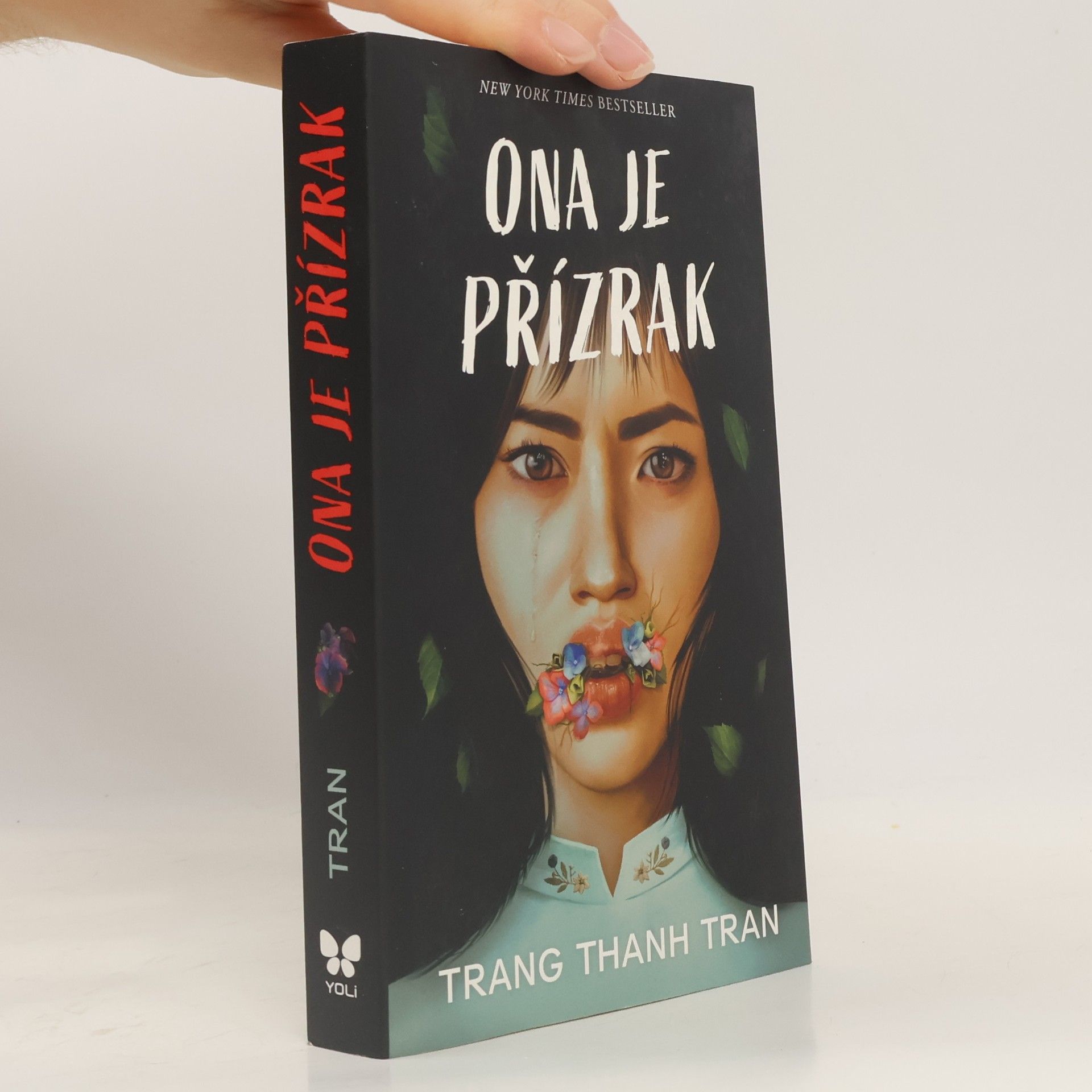 Trang Thanh Tran Ona je přízrak