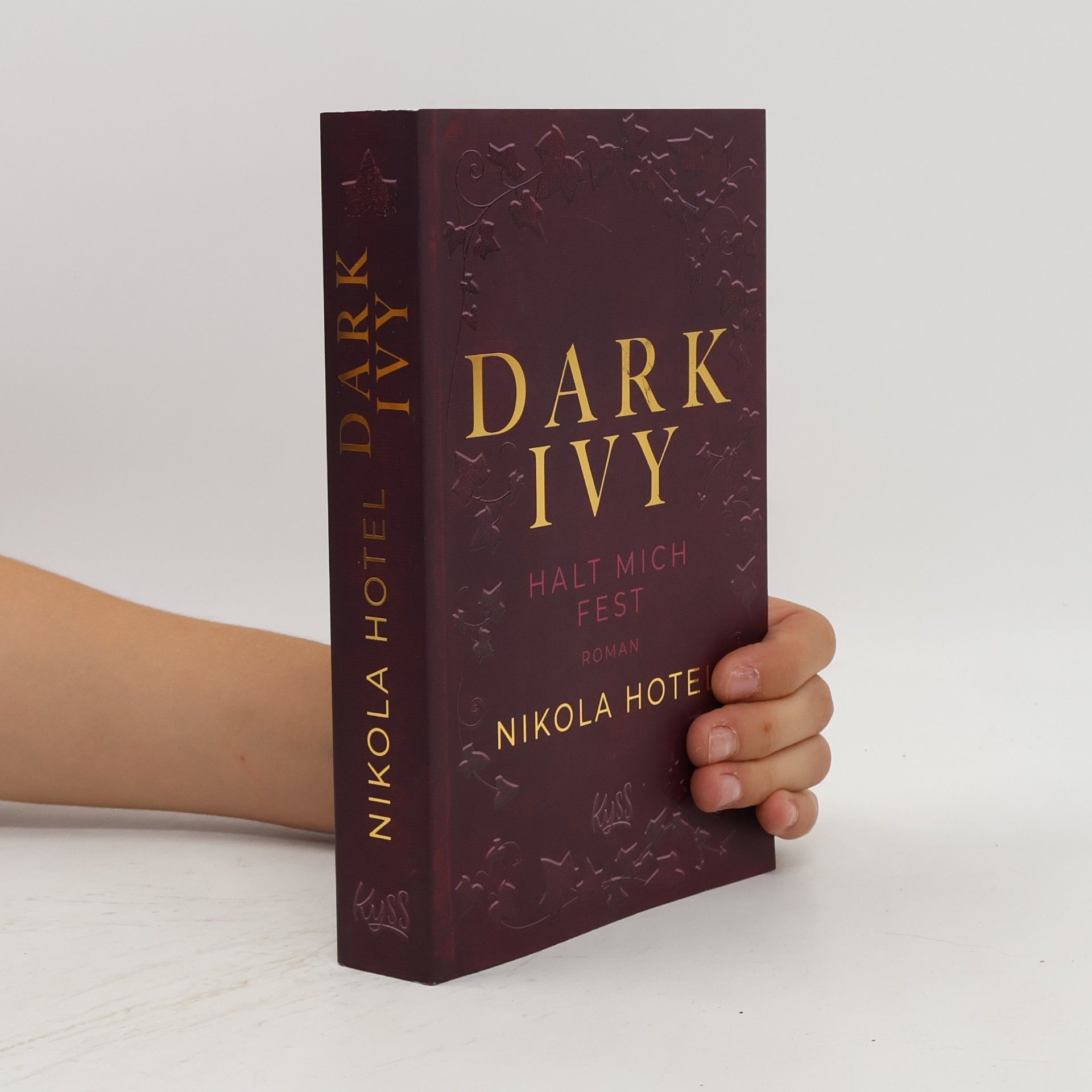 Nikola Hotel Dark Ivy