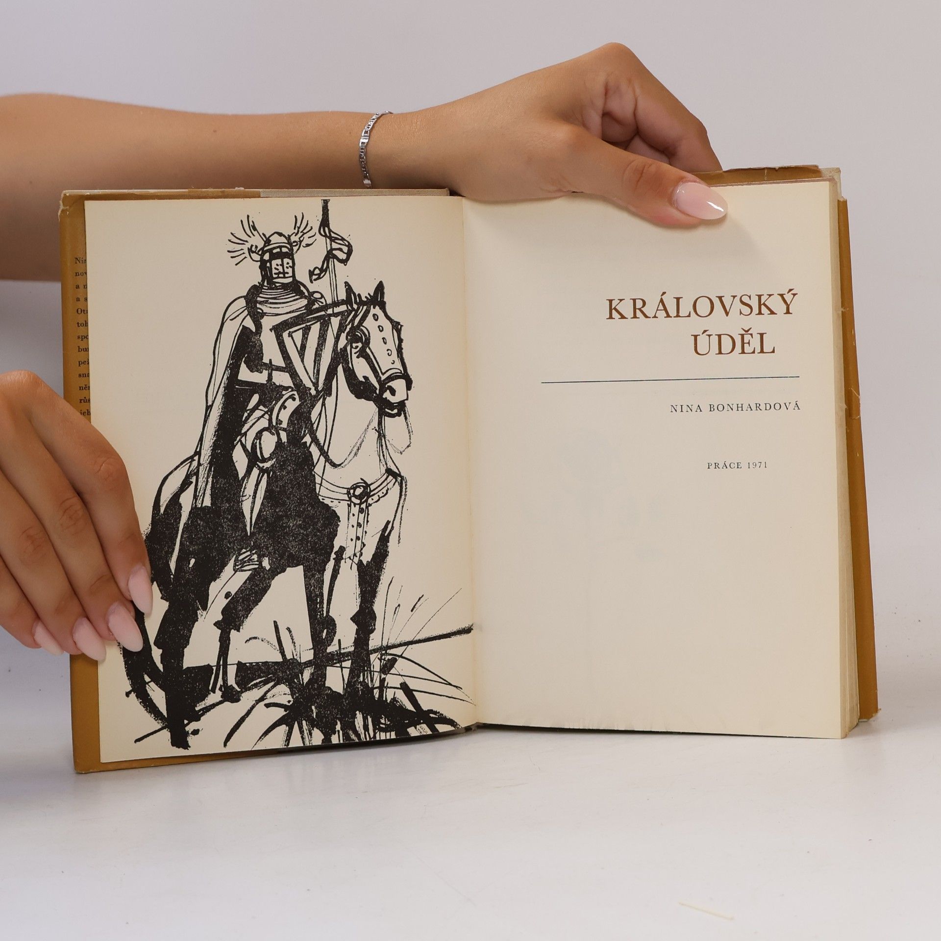 Nina Bonhardová Královský úděl