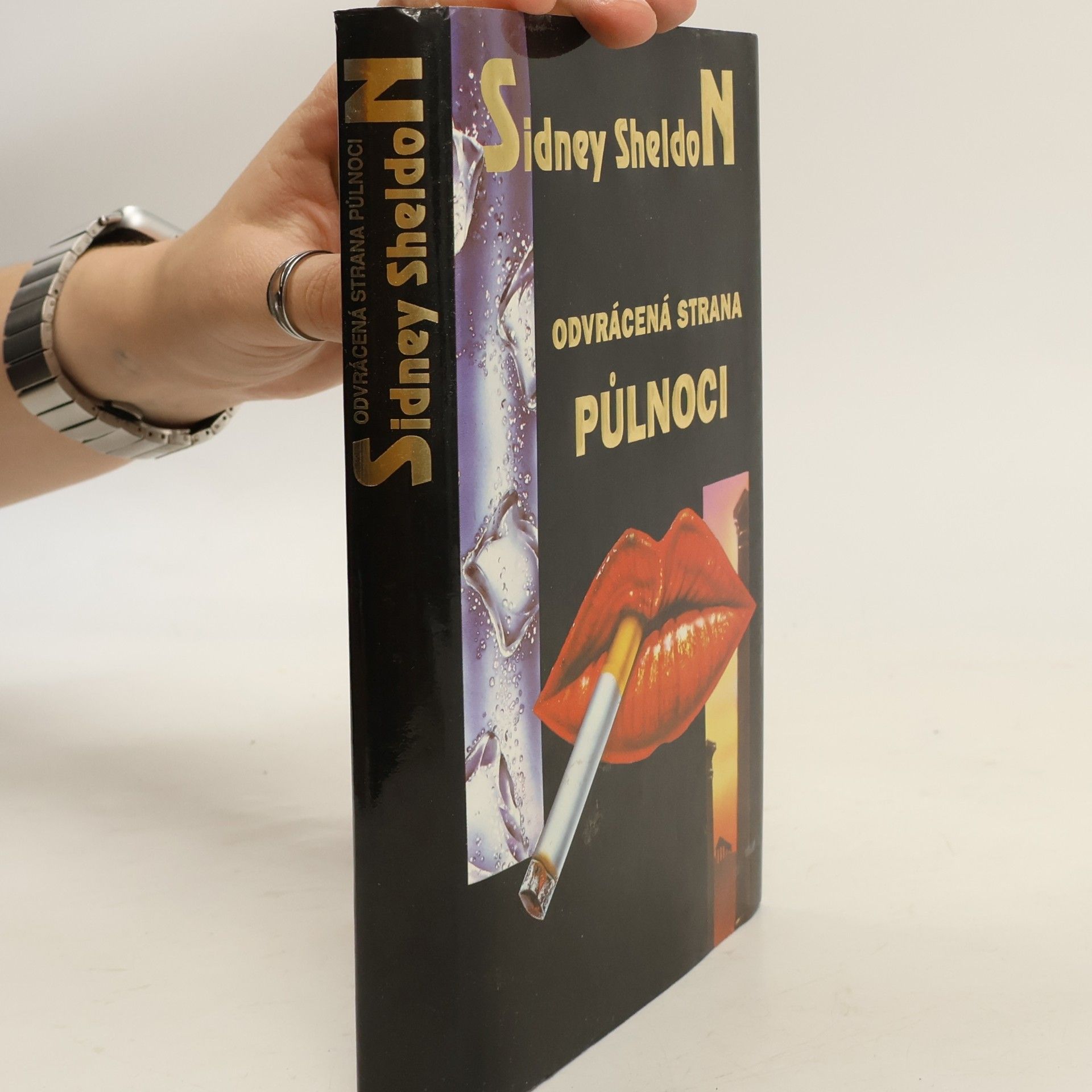 Sidney Sheldon Odvrácená strana půlnoci