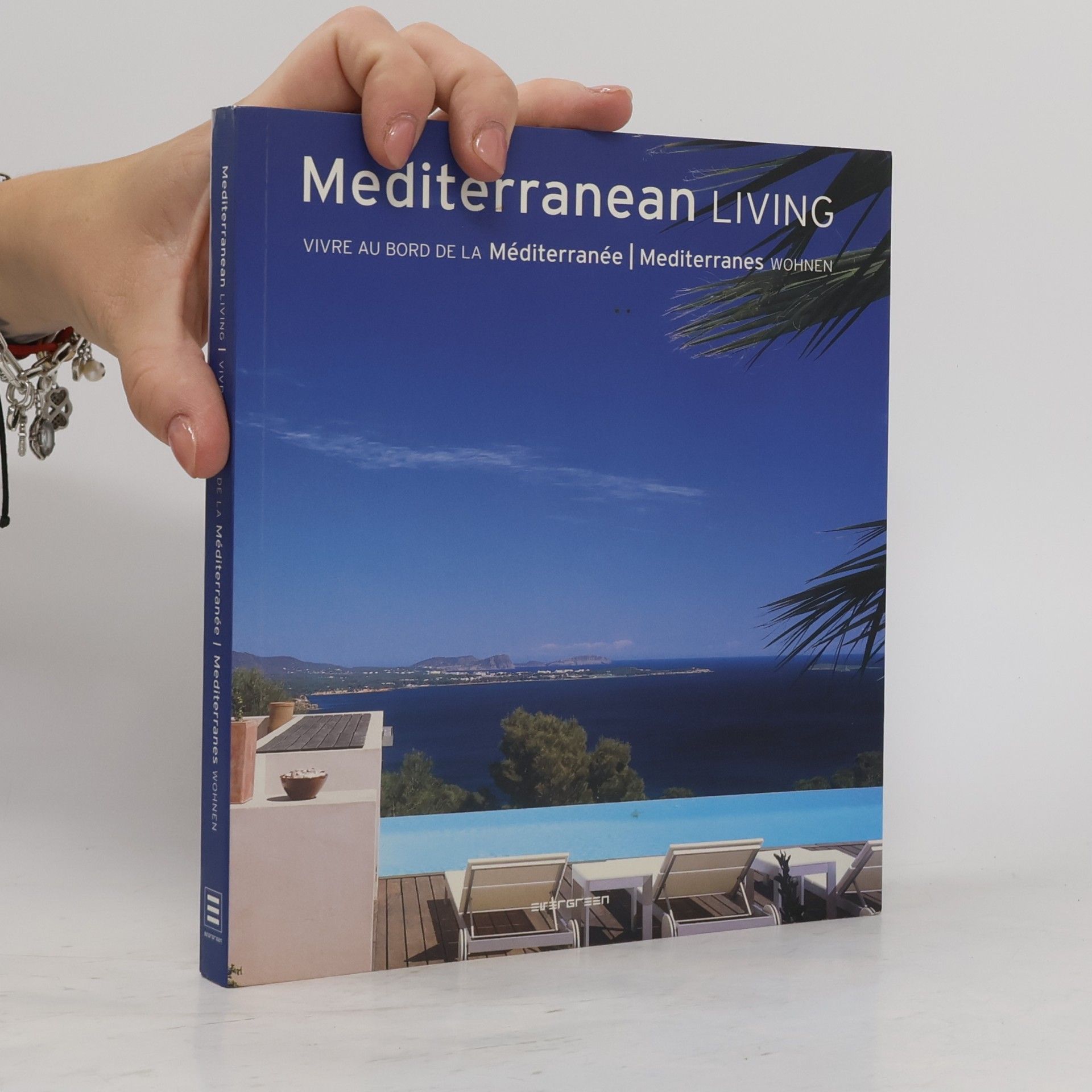 Simone Schleifer Mediterranean living