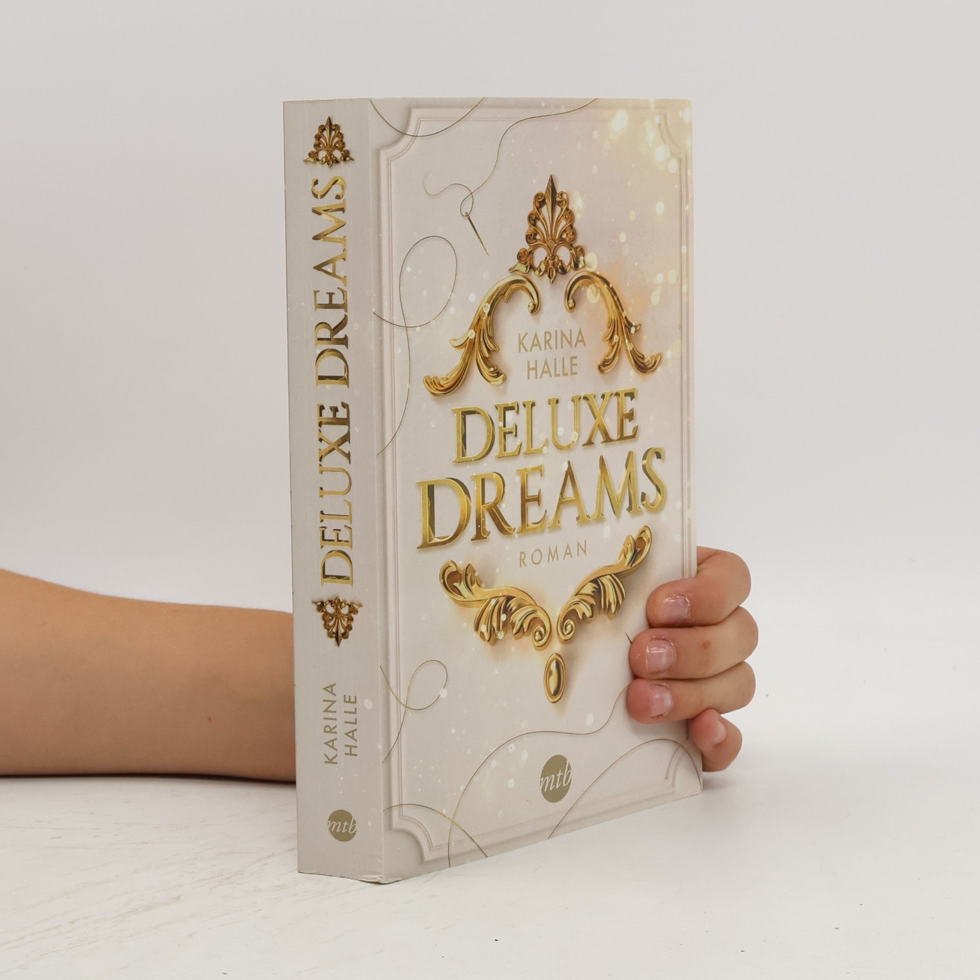 Karina Halle Deluxe Dreams