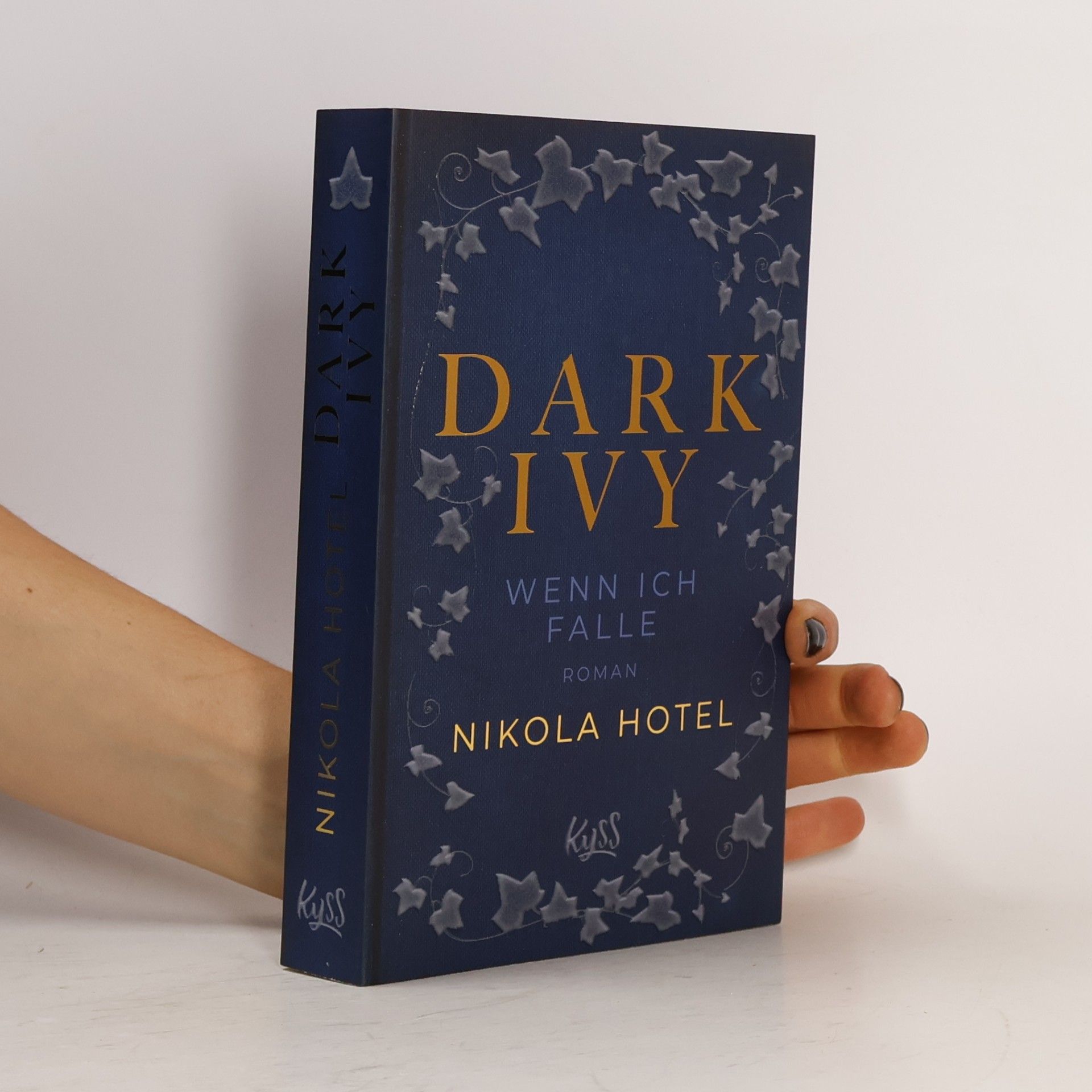 Nikola Hotel Dark Ivy - Wenn ich falle