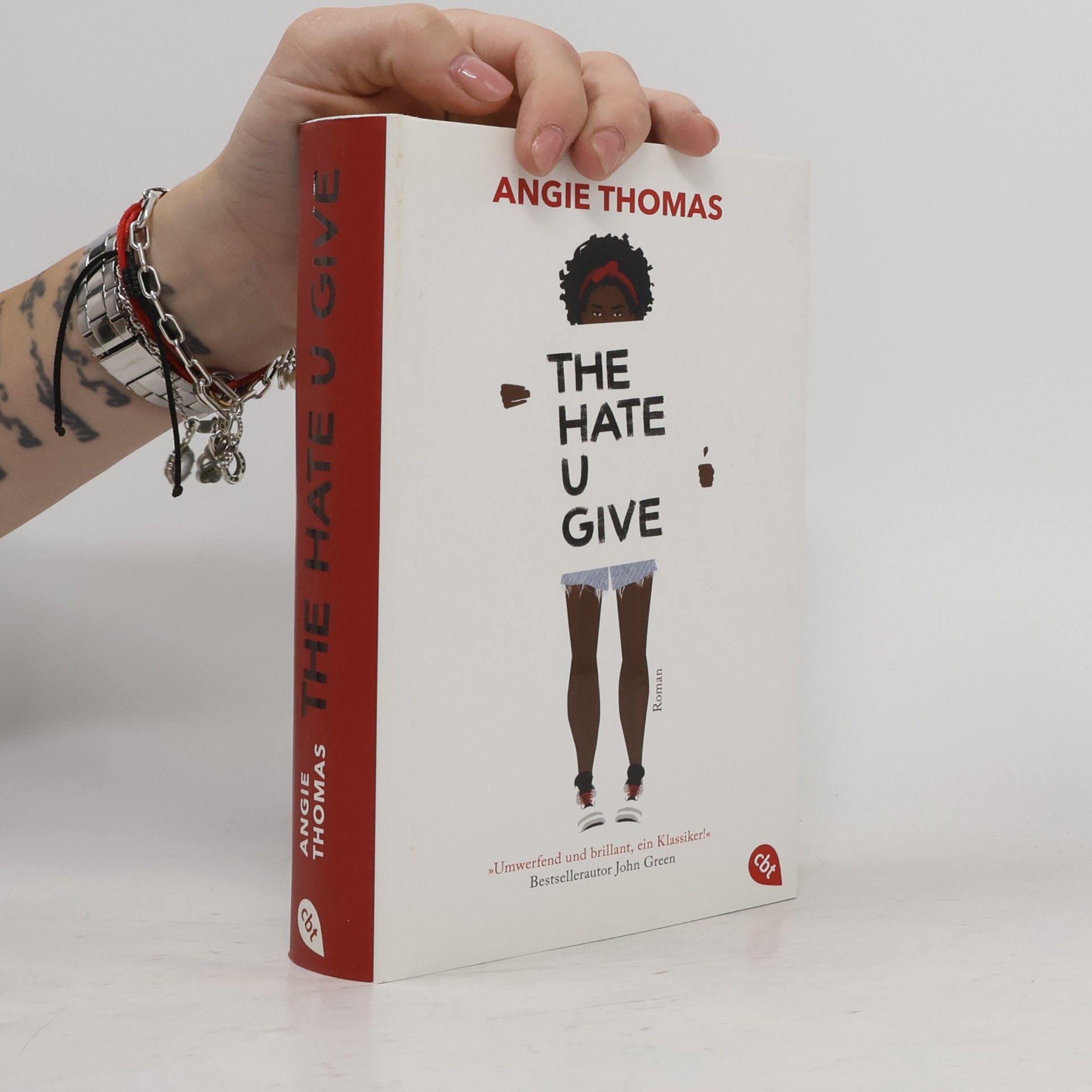 Angie Thomas The hate u give