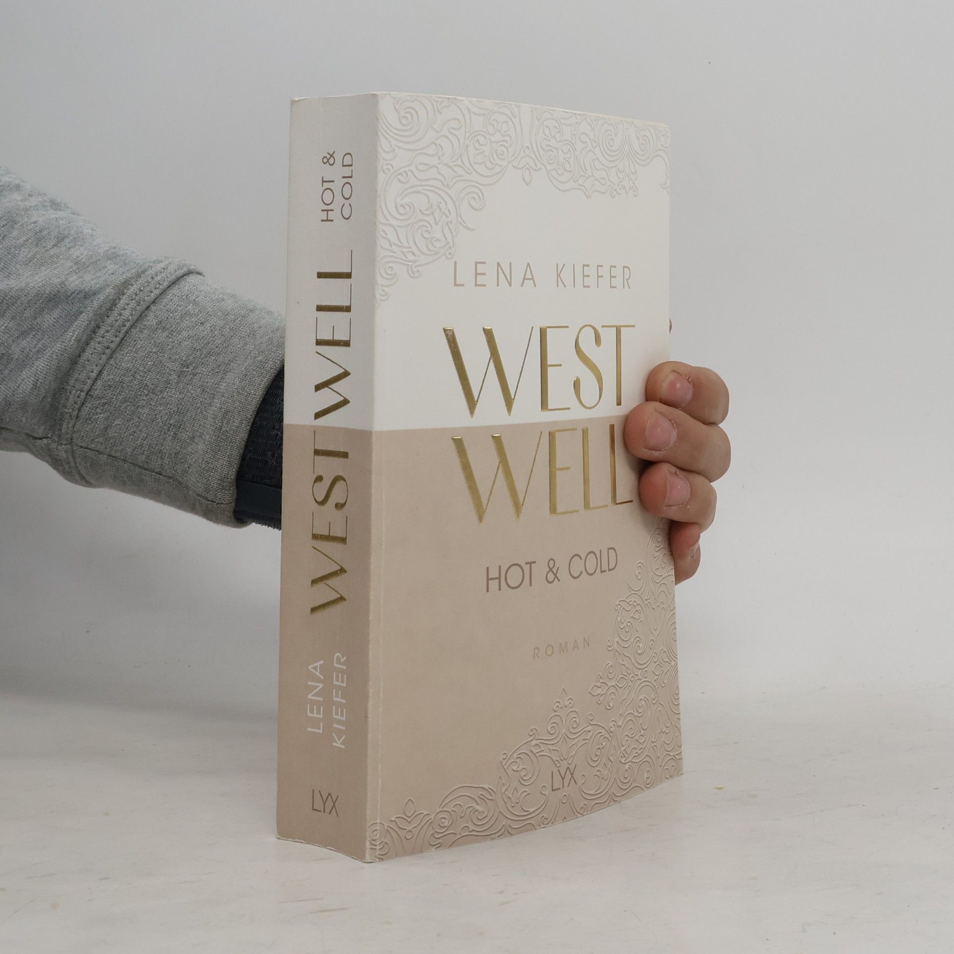 Lena Kiefer Westwell - Hot & Cold