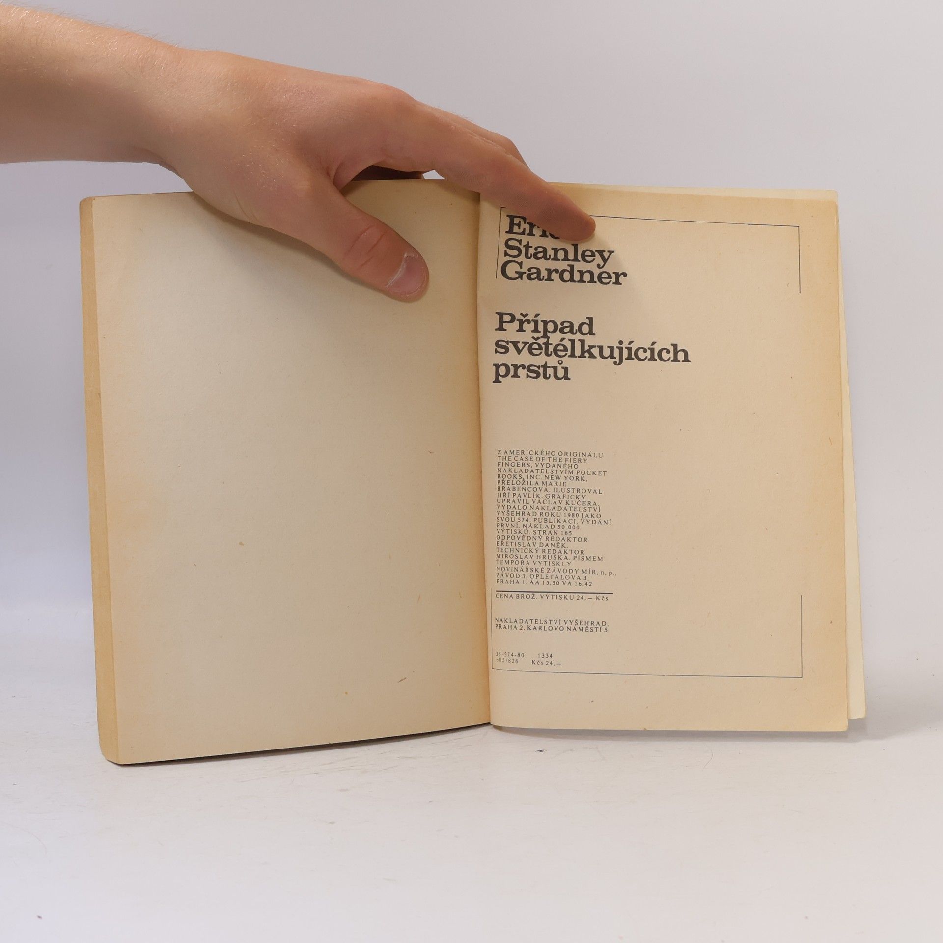 Erle Stanley Gardner Případ světélkujících prstů