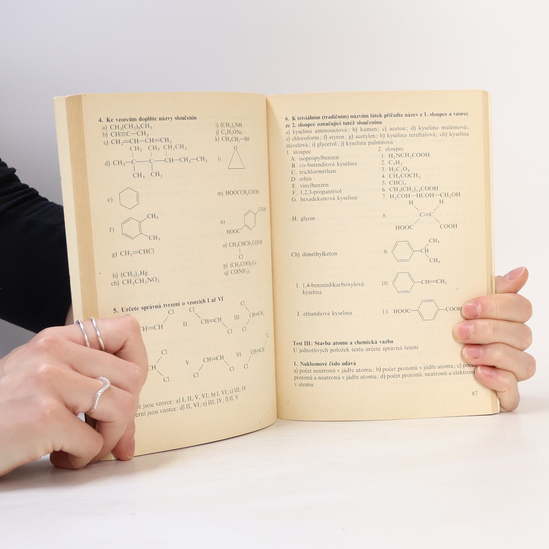 Autorenkollektiv cvičení z chemie