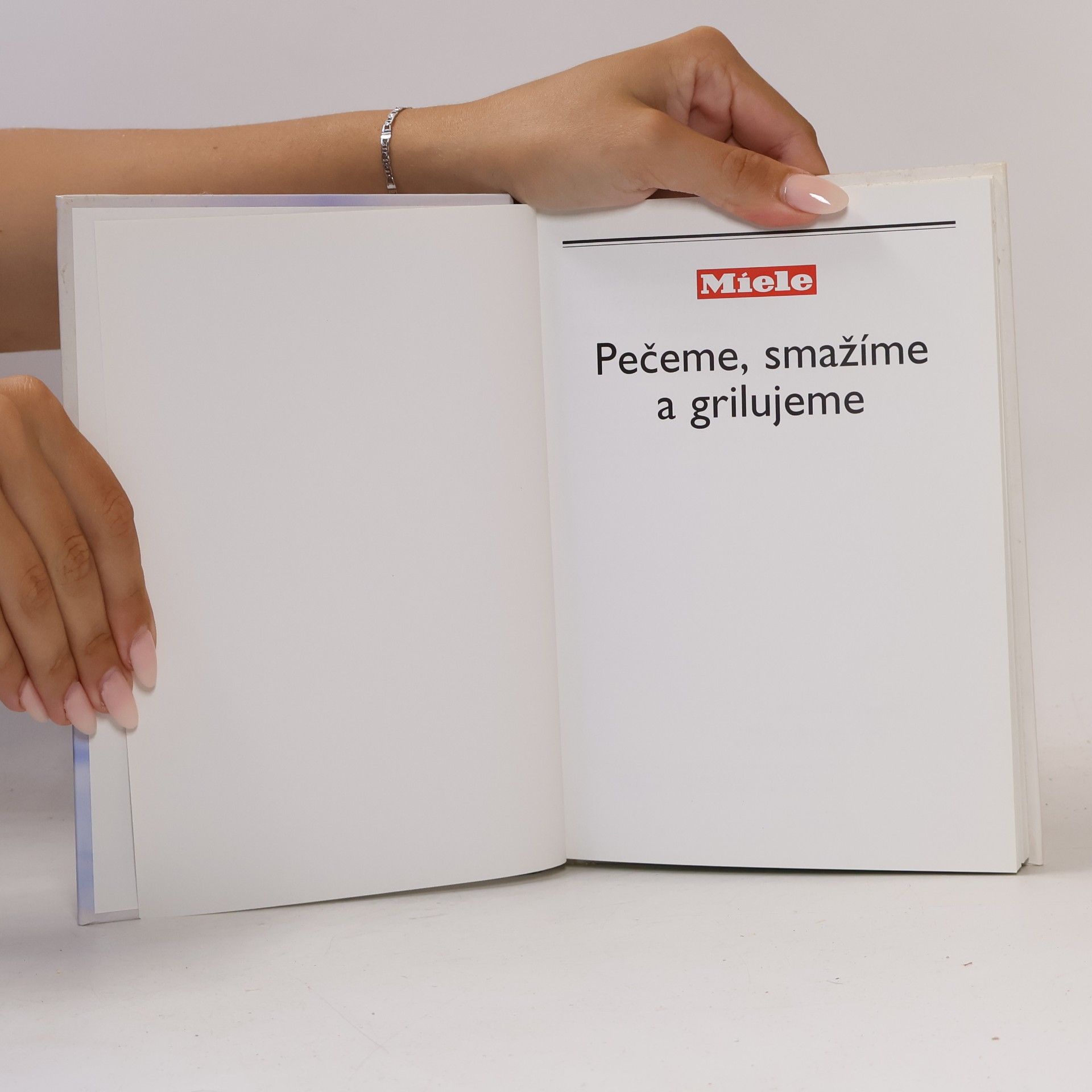 Autorenkollektiv Pečeme, smažíme a grilujeme v Miele sporáku a pečicí troubě