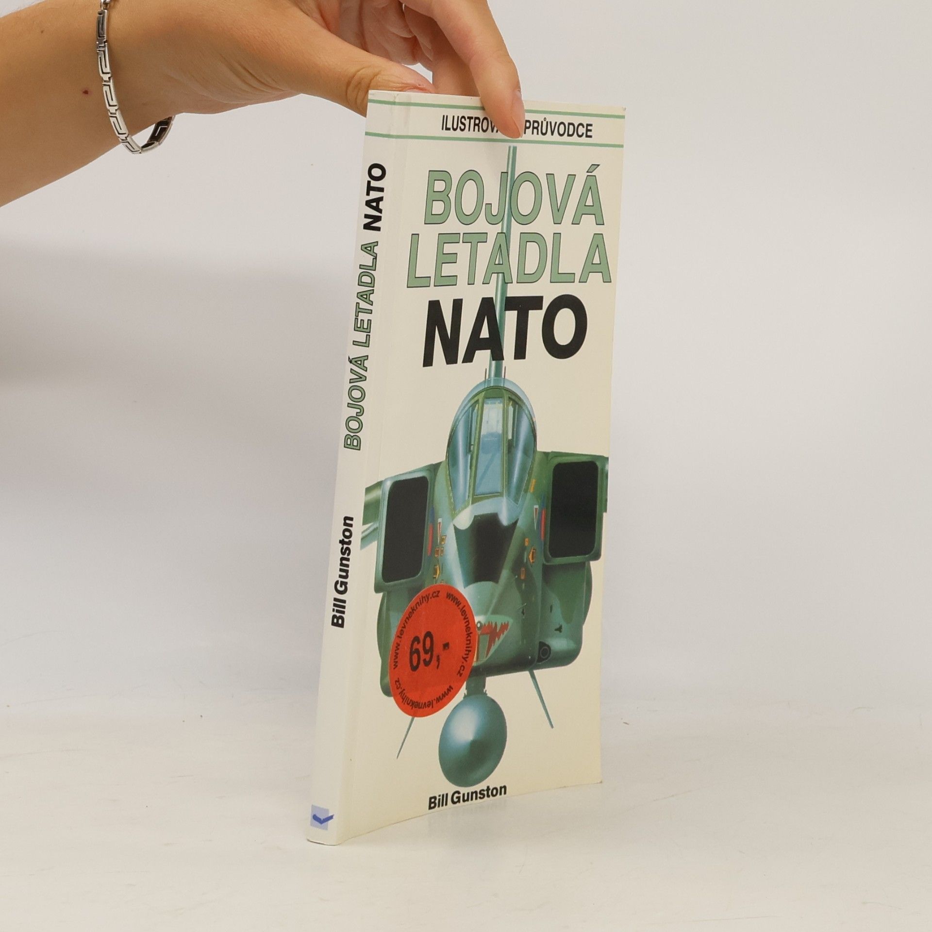 Bill Gunston Bojová letadla NATO