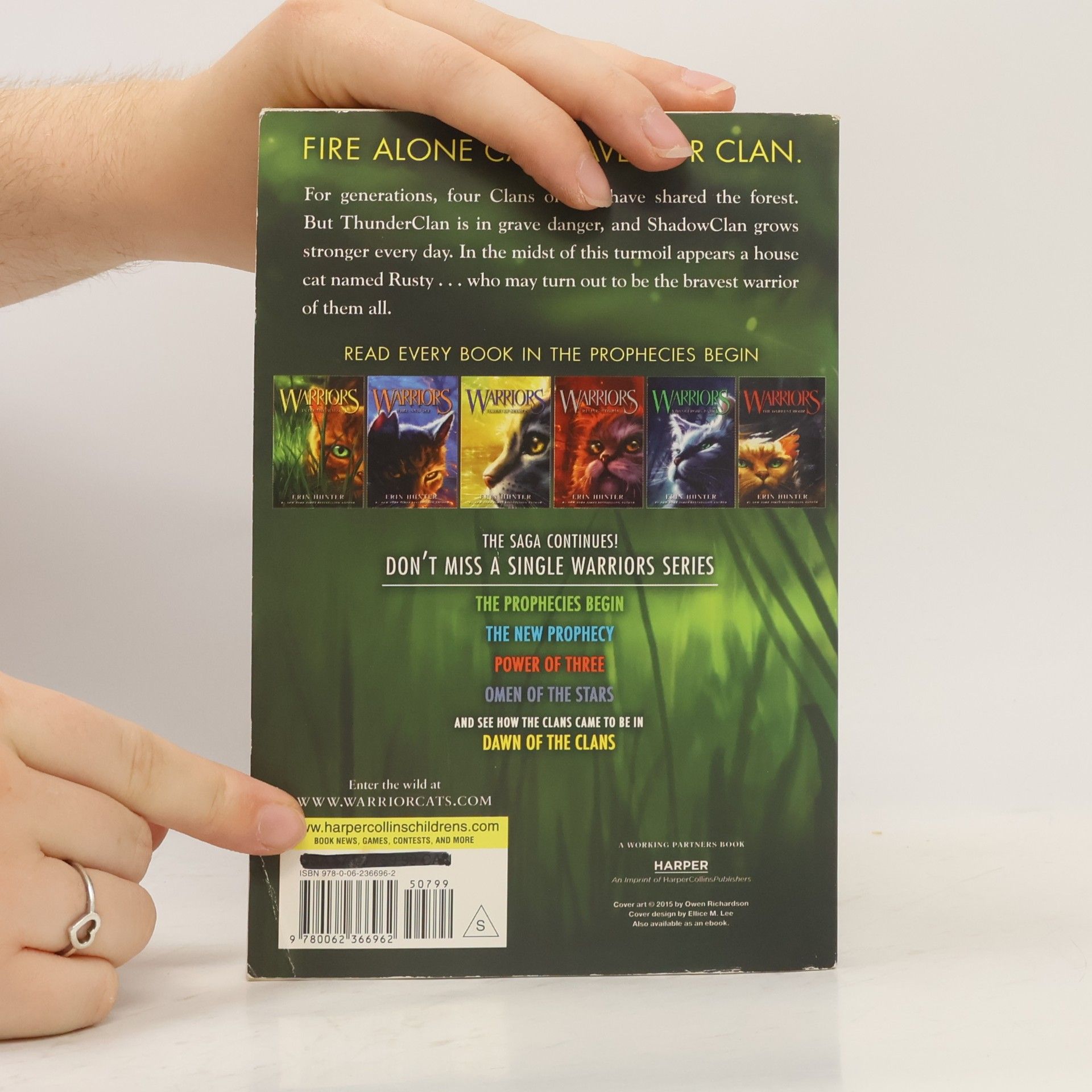 Erin Hunter Warriors. Into the Wild.