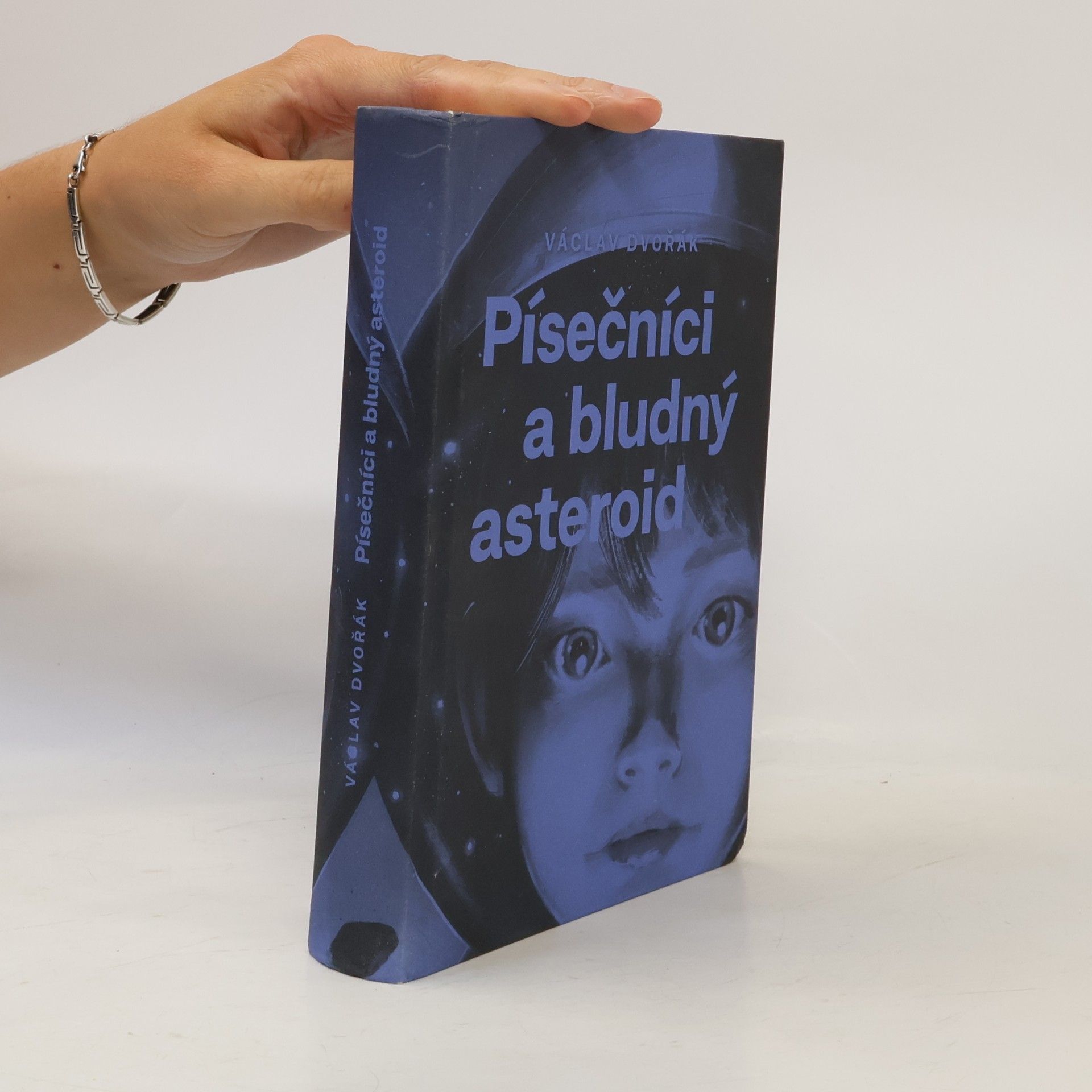 Václav Dvořák Písečníci a bludný asteroid