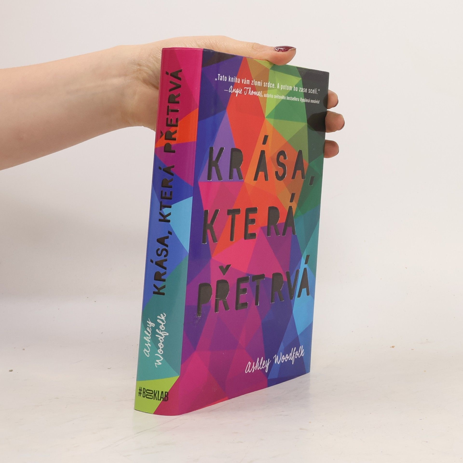 Ashley Woodfolk Krása, která přetrvá