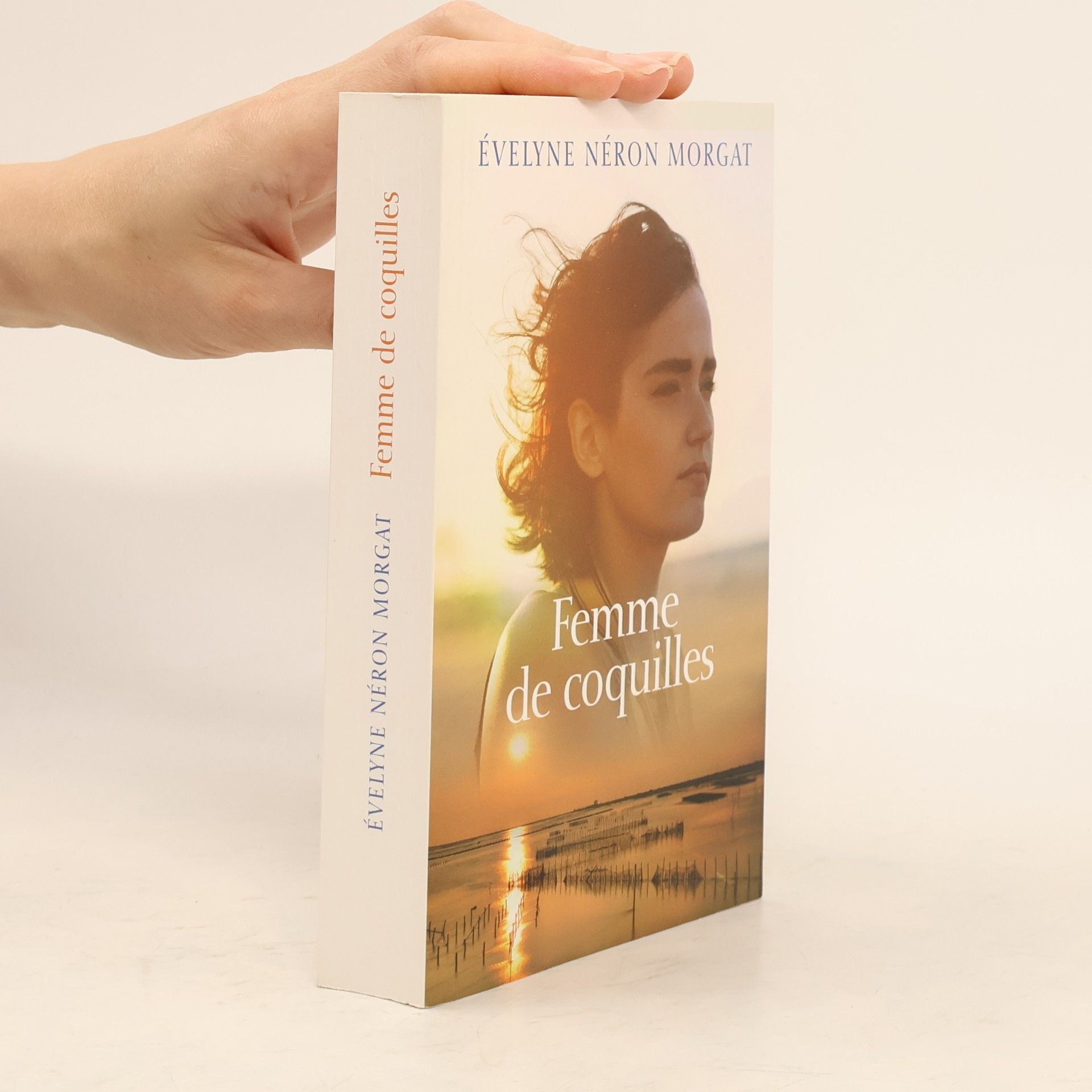 Évelyne Néron Morgat Femme de coquilles
