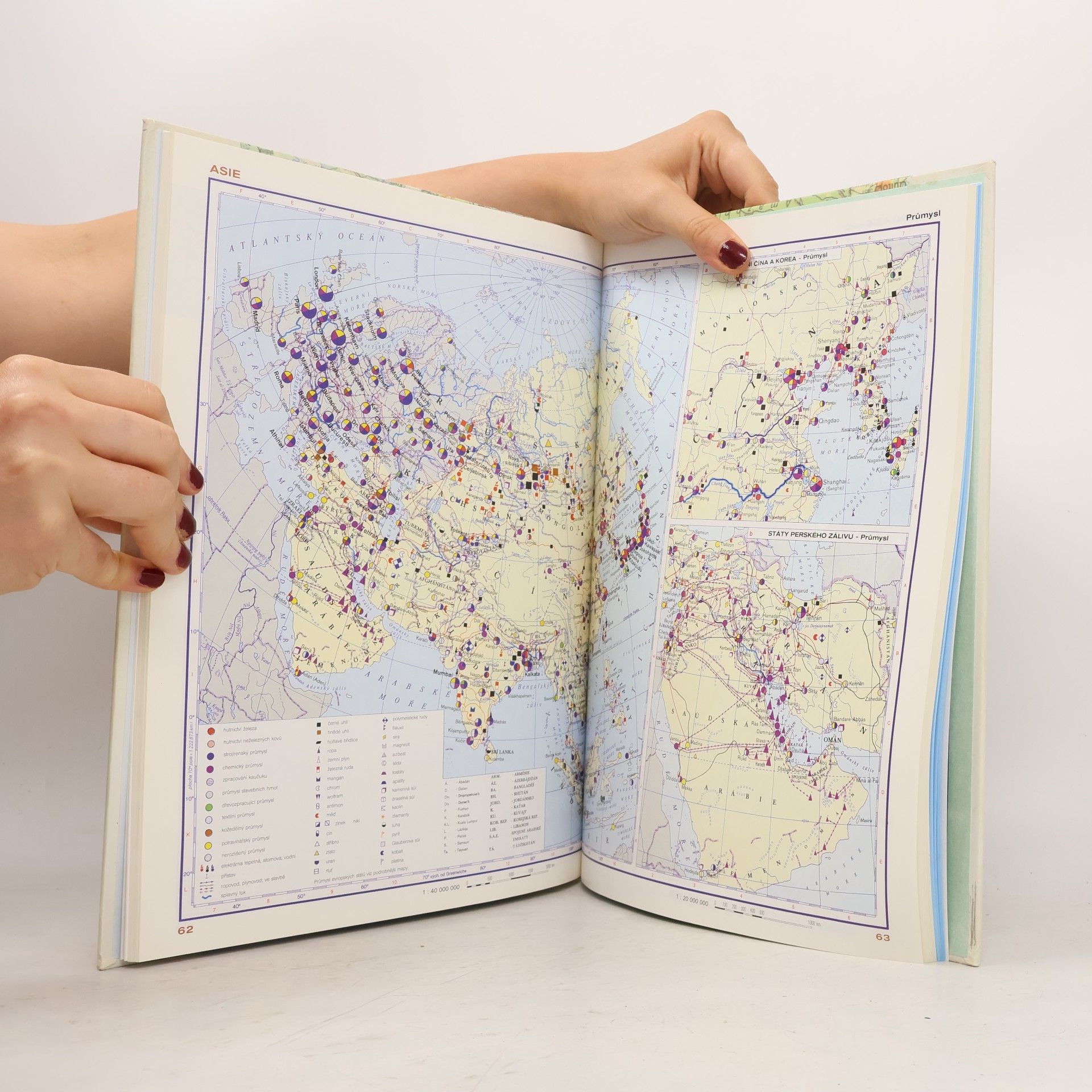 Various authors Školní atlas světa