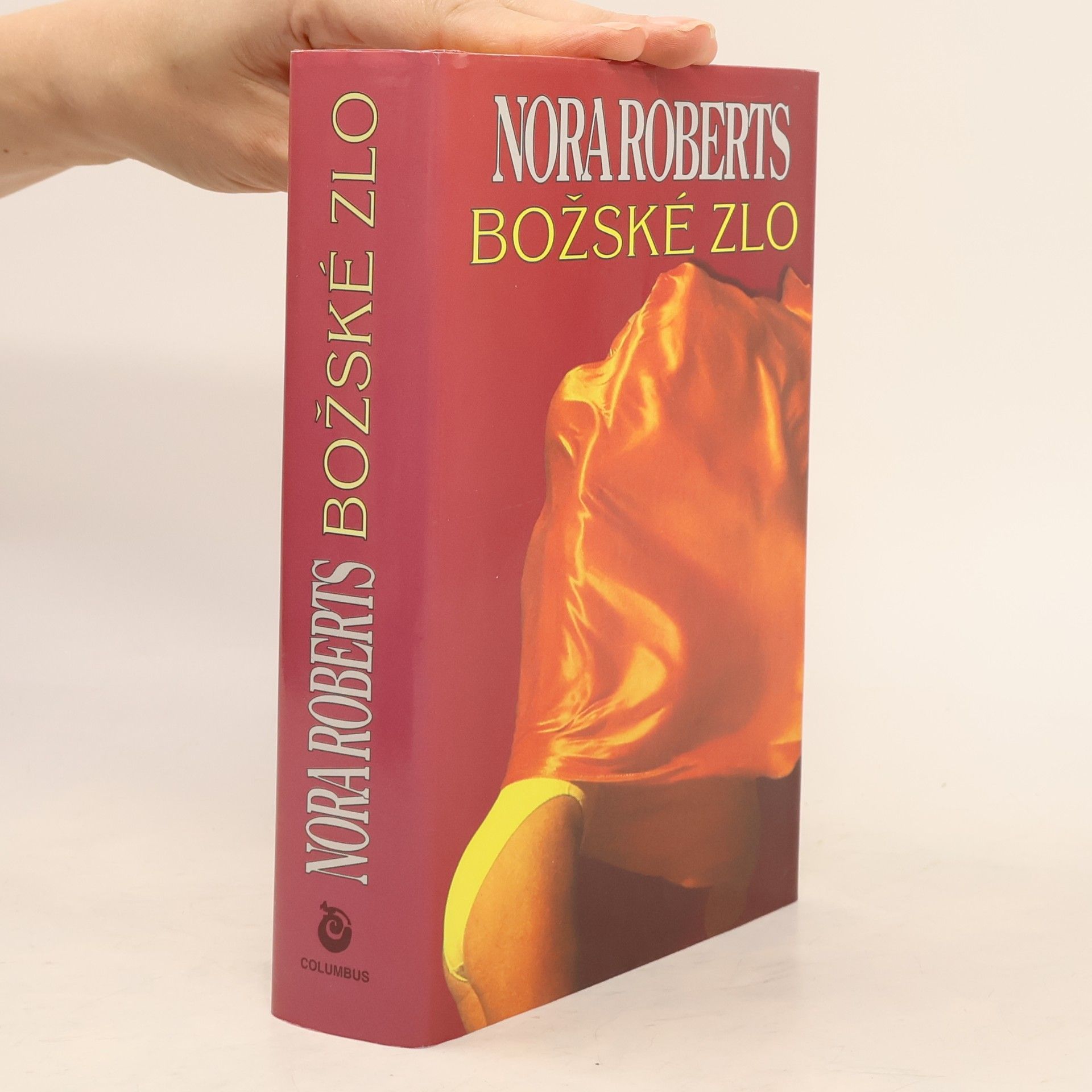 Nora Roberts Božské zlo