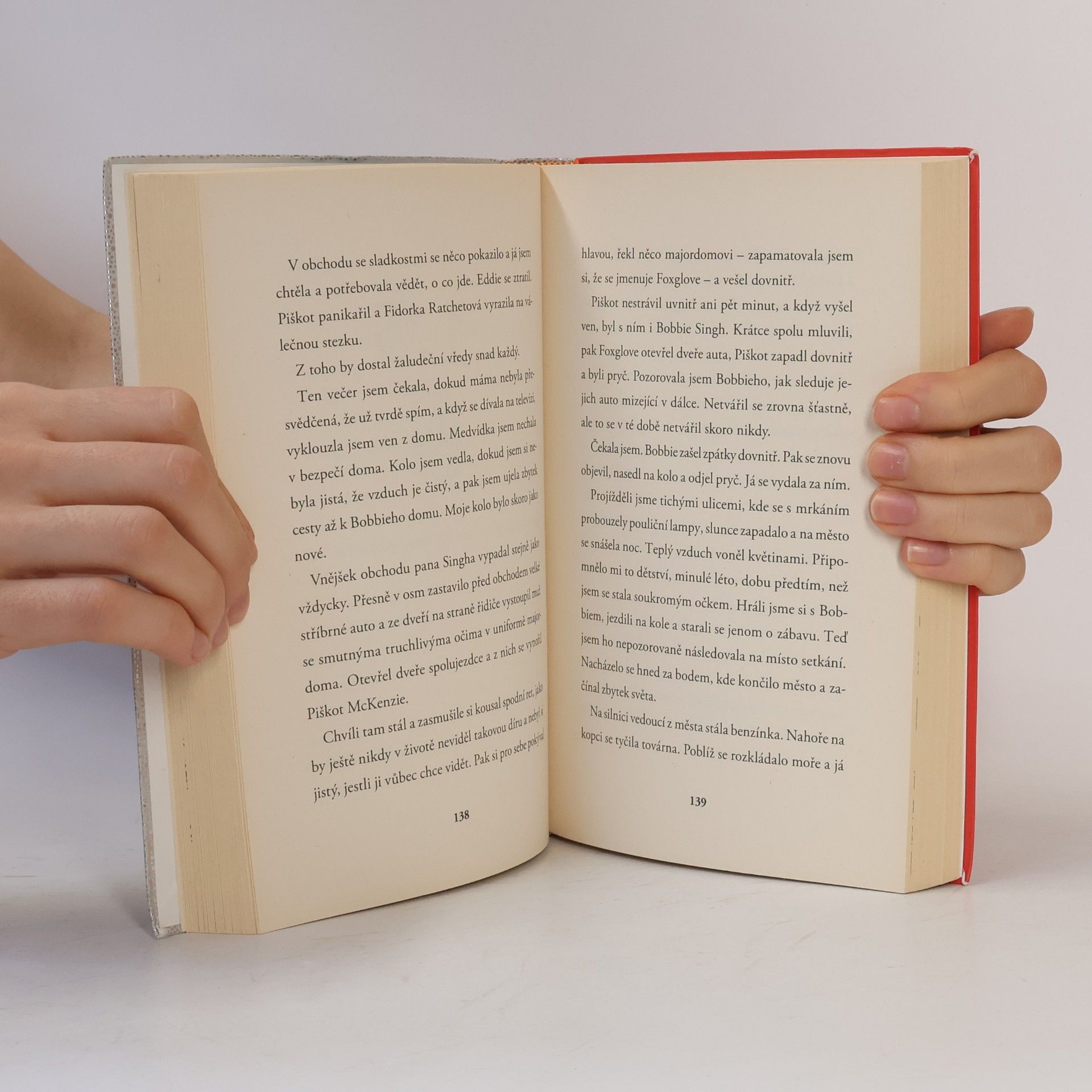 Lavie Tidhar Pro hrst lentilek