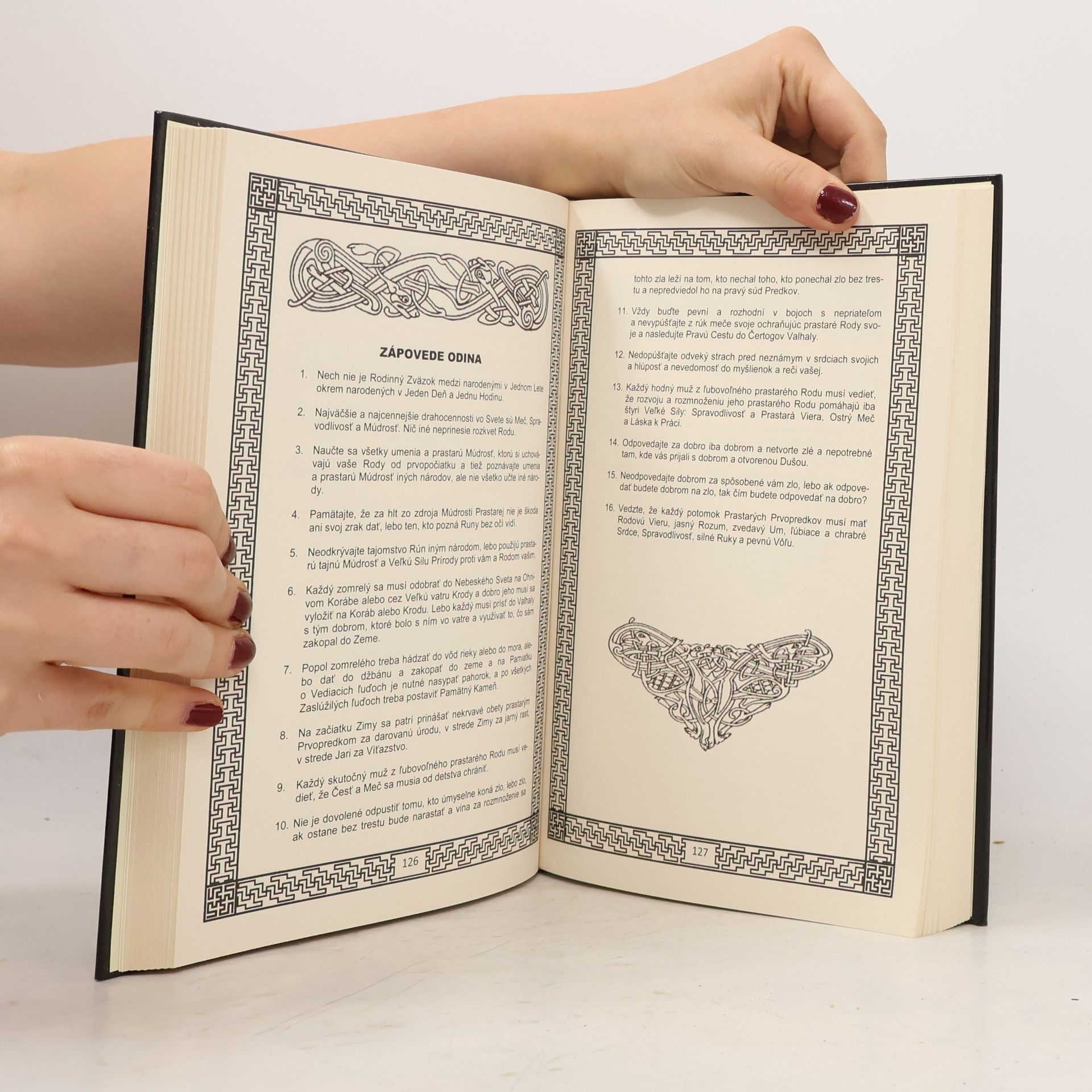 Autorenkollektiv Slovansko-Árijské Védy. Kniha čtvrtá.