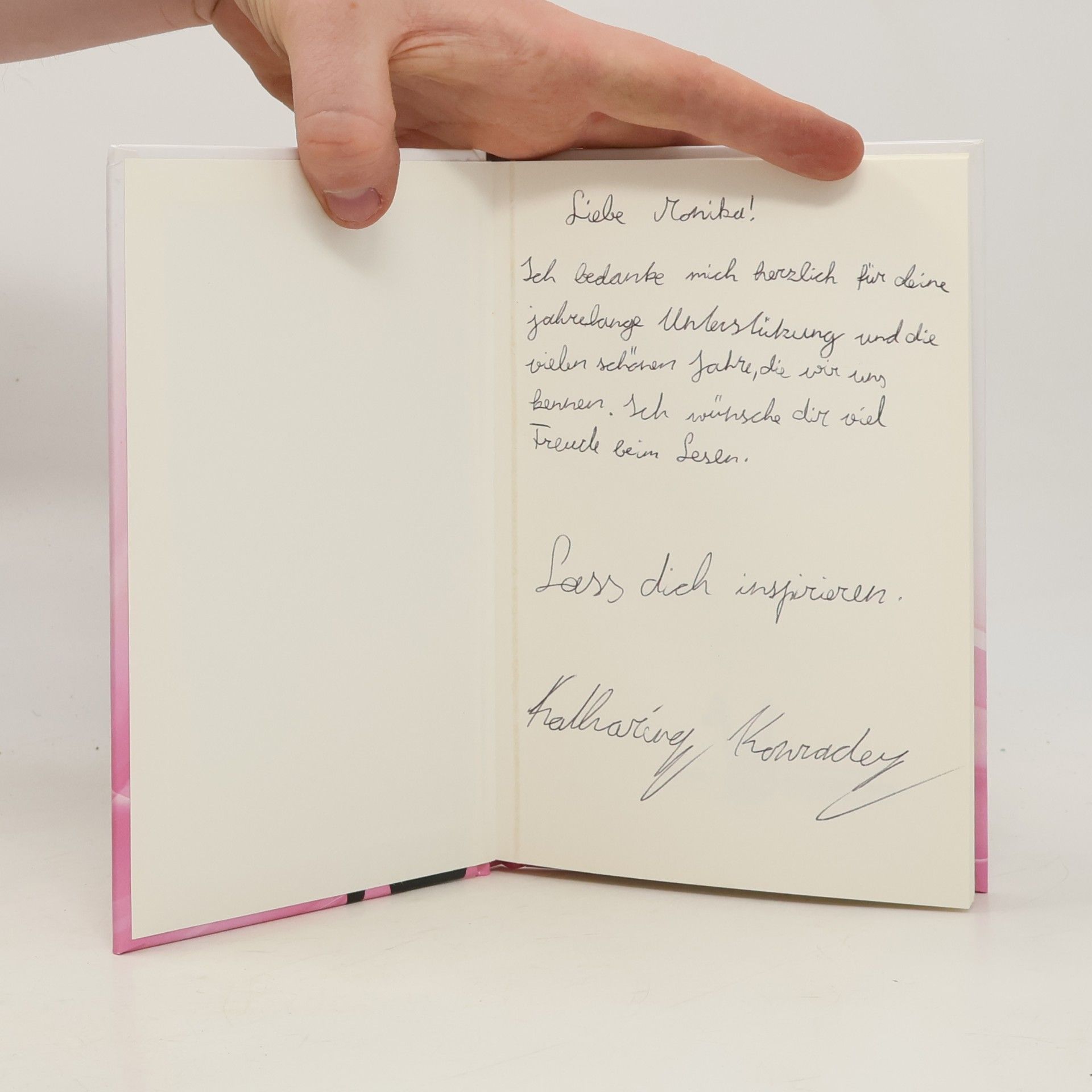 Katharina Konrader Ich halte Wörter in der Hand