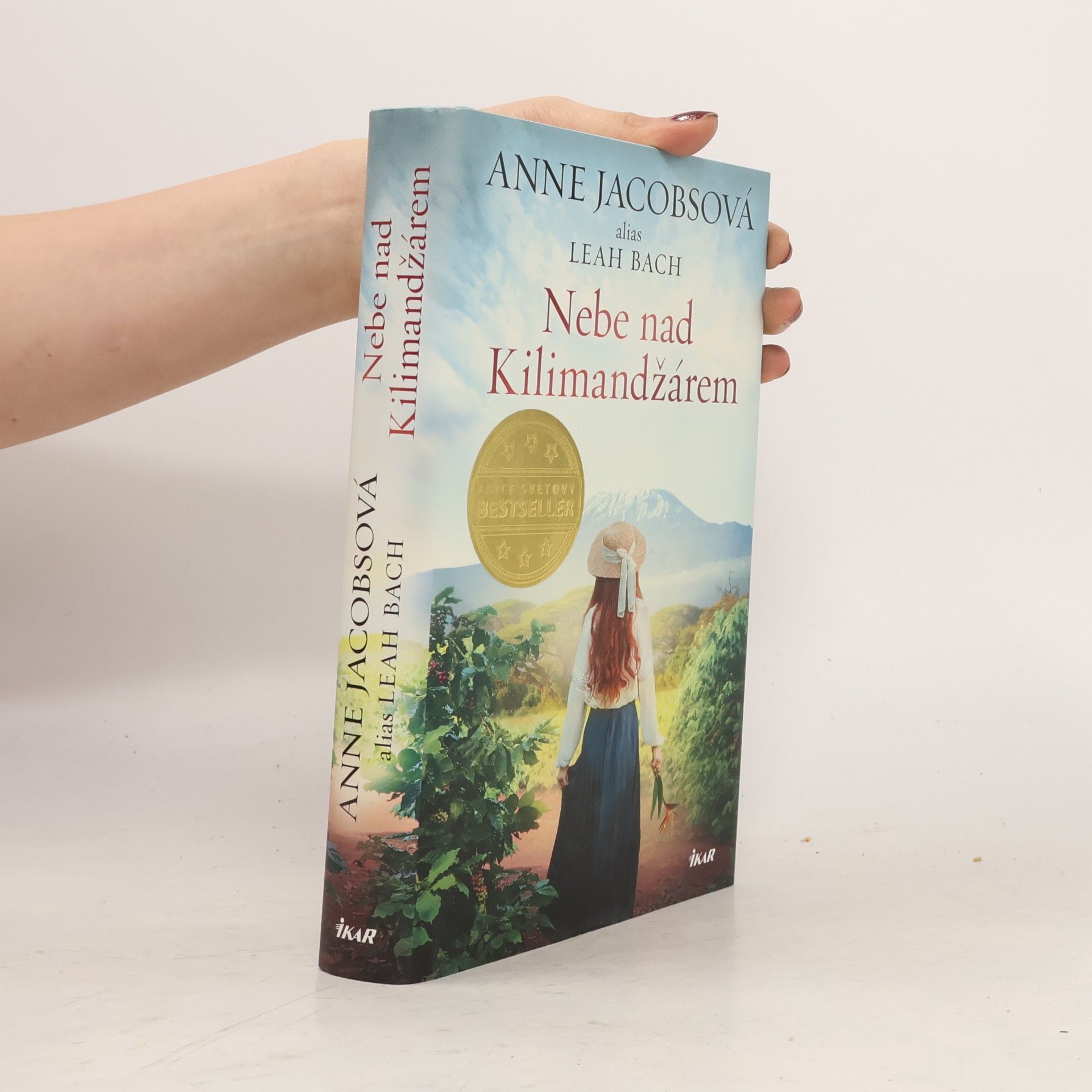 Anne Jacobs Nebe nad Kilimandžárem