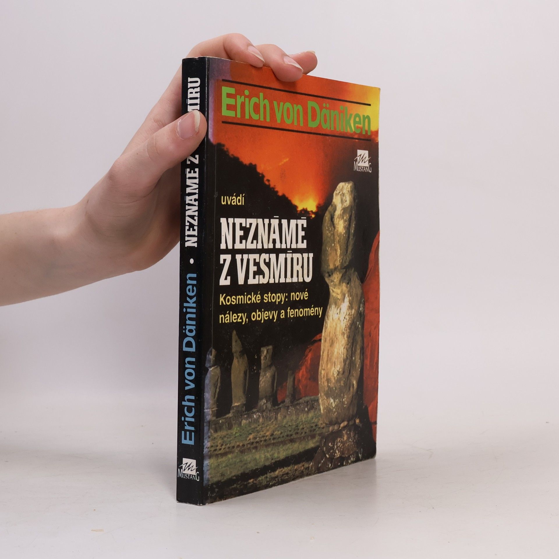 Erich von Däniken Neznámé z vesmíru