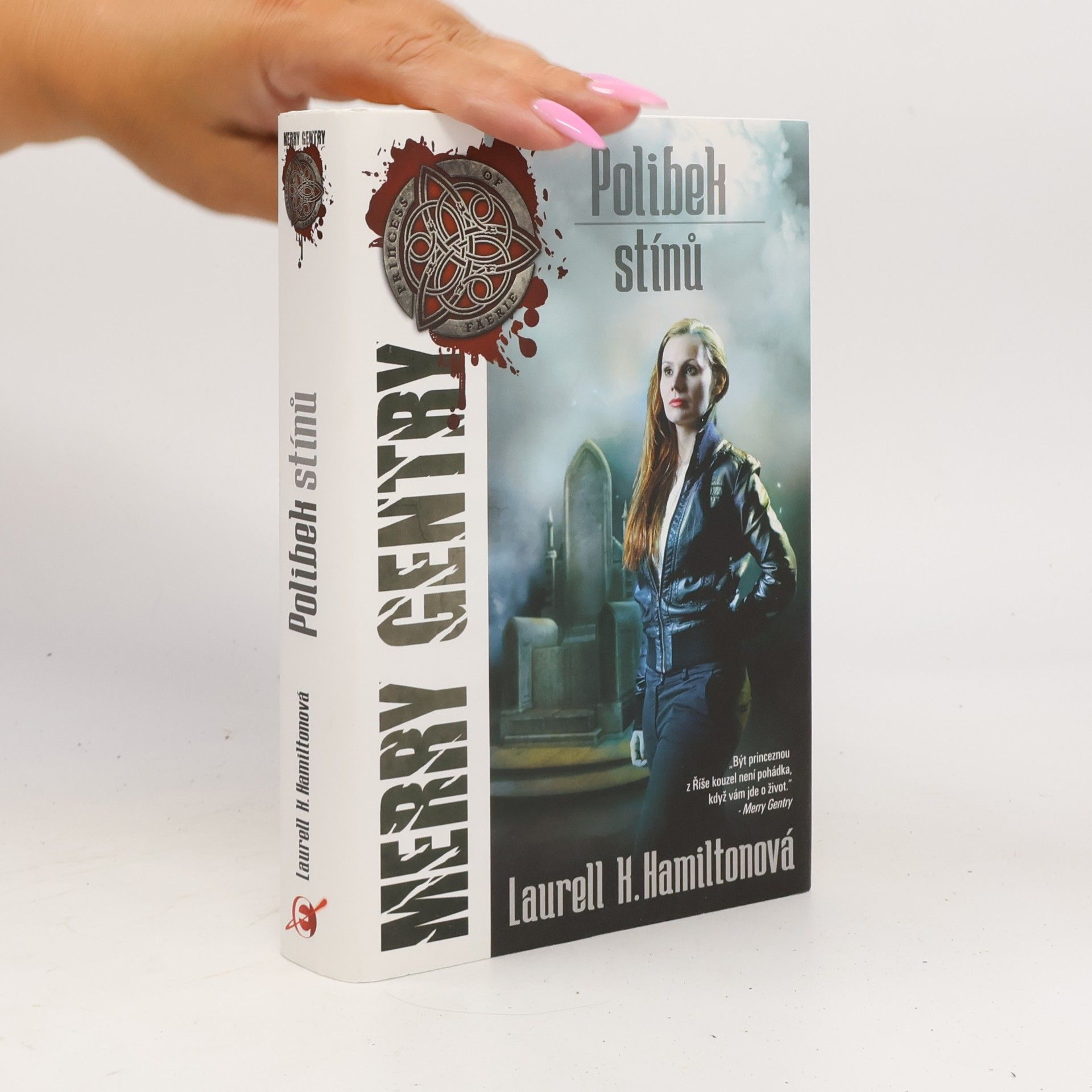 Laurell K. Hamilton Polibek stínů
