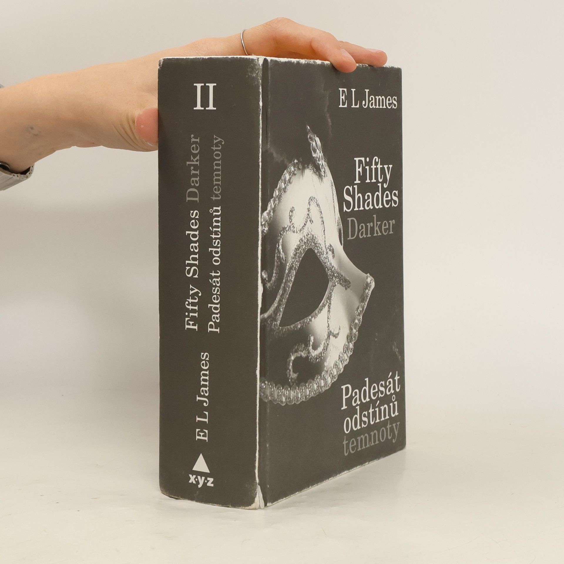 E. L. James Padesát odstínů šedi. Padesát odstínů temnoty.