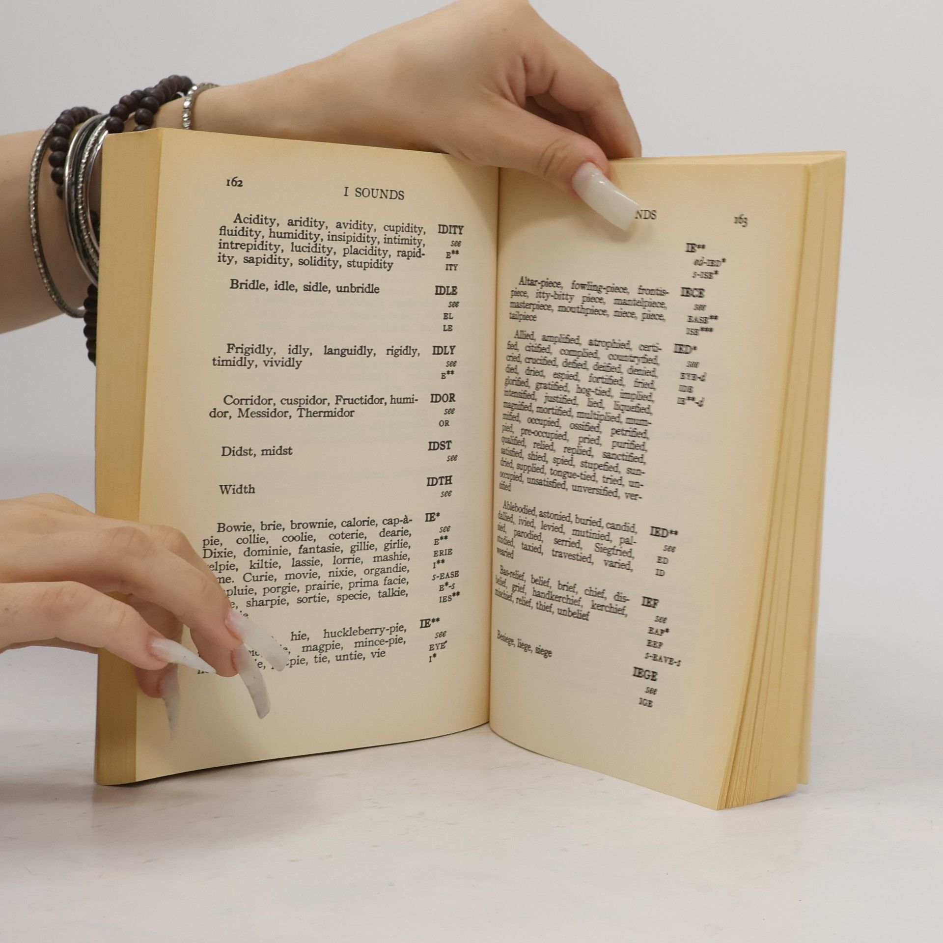 Bessie Gordon Redfield Capricorn Rhyming Dictionary - New Expanded Edition