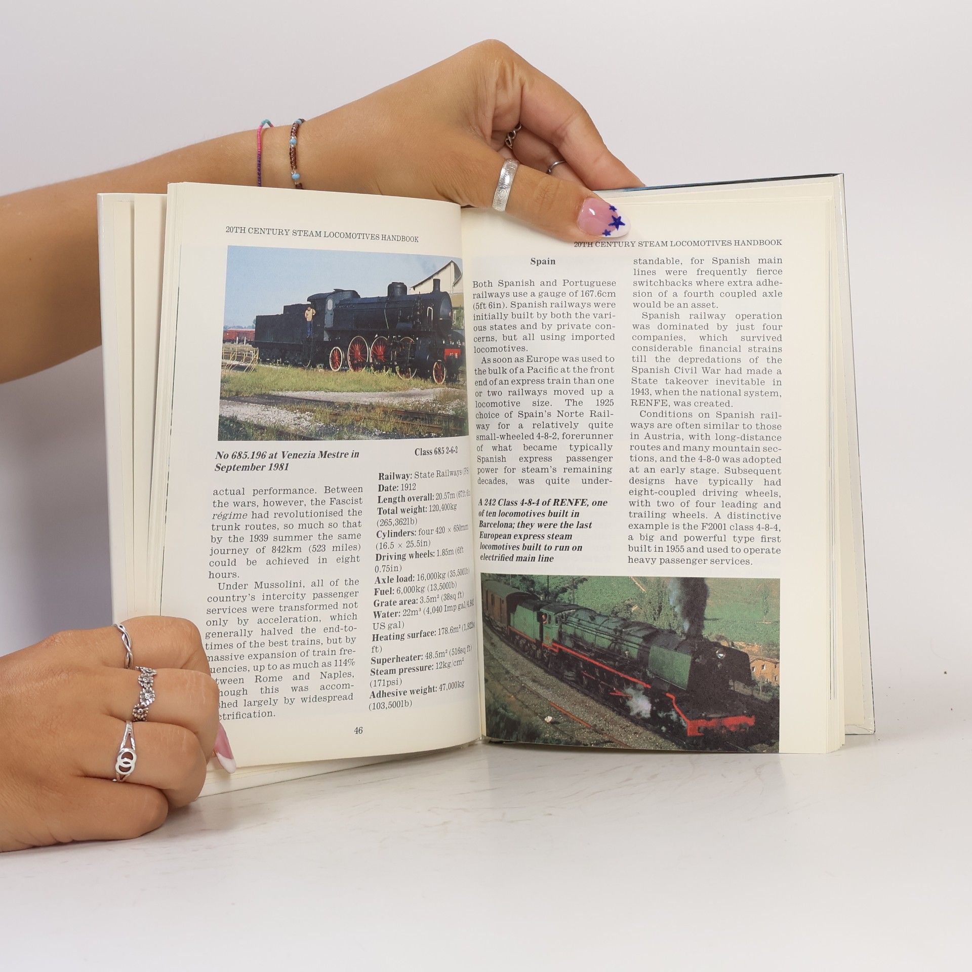Derek Avery Wordsworth Colour Handbooks: 20th Century Steam