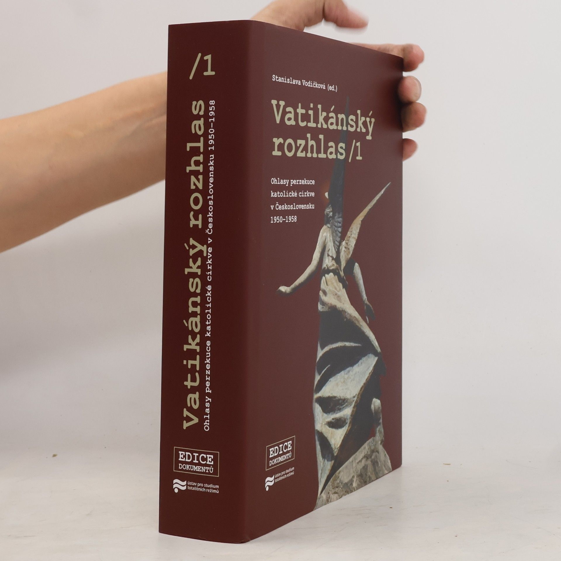 Stanislava Vodičková Vatikánský rozhlas. 1, Ohlasy perzekuce katolické církve v Československu 1950-1958