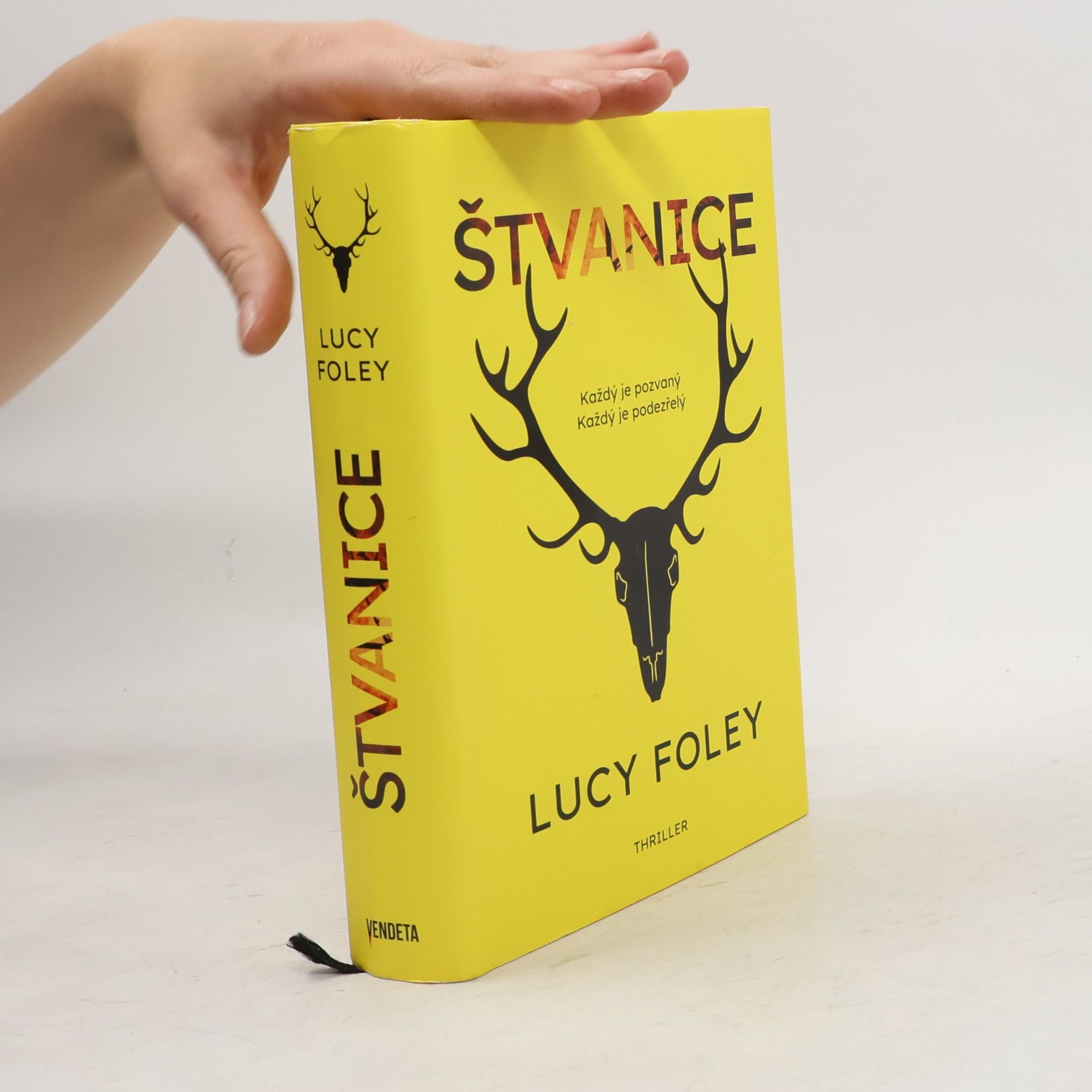 Lucy Foley Štvanice