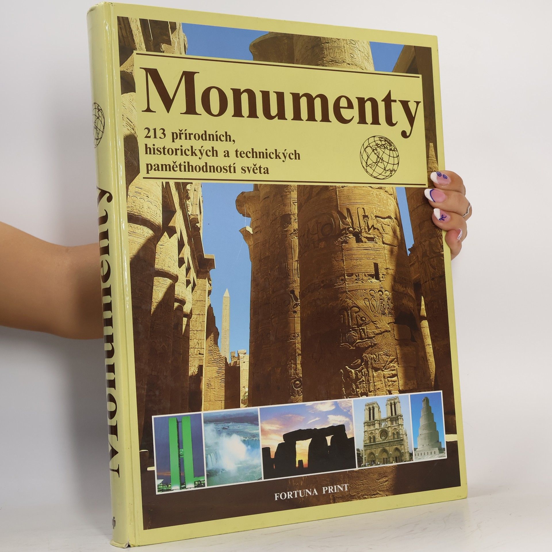 Kolektiv autorů Monumenty