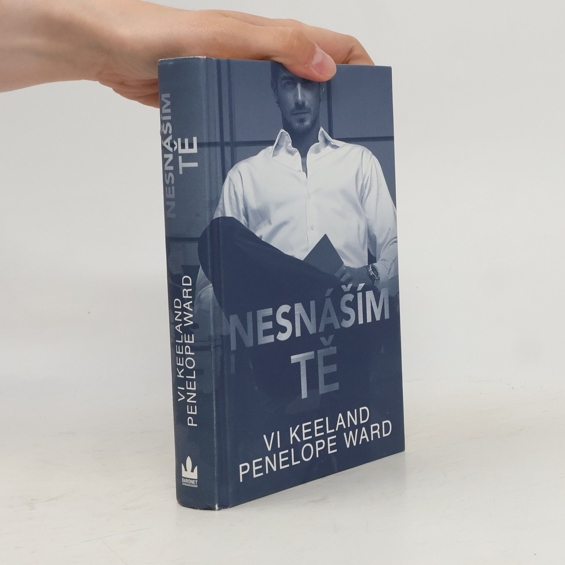Vi Keeland Nesnáším tě