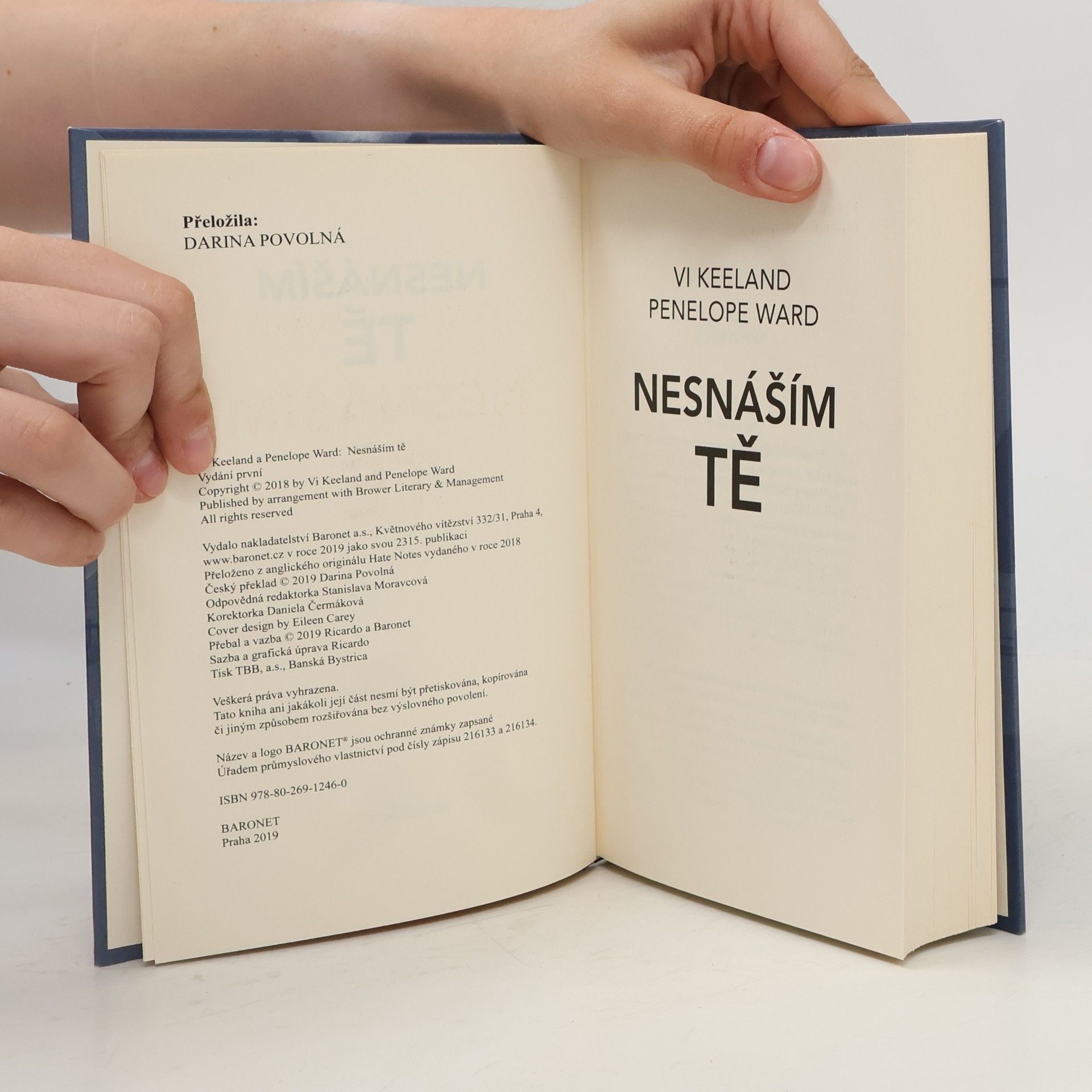 Vi Keeland Nesnáším tě