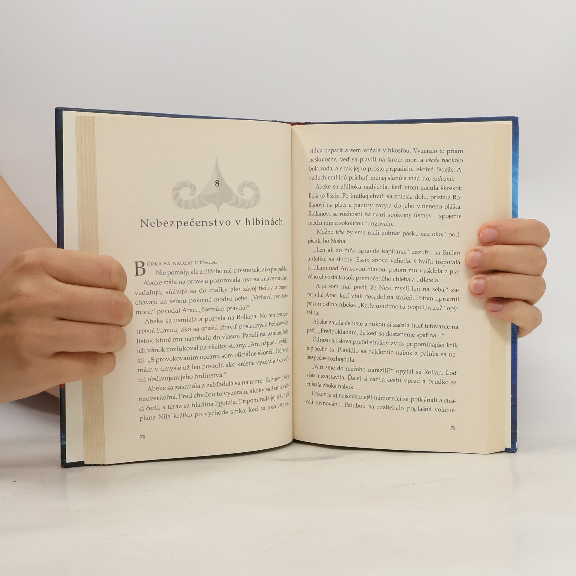 Victoria Schwab Rozvrátená zem