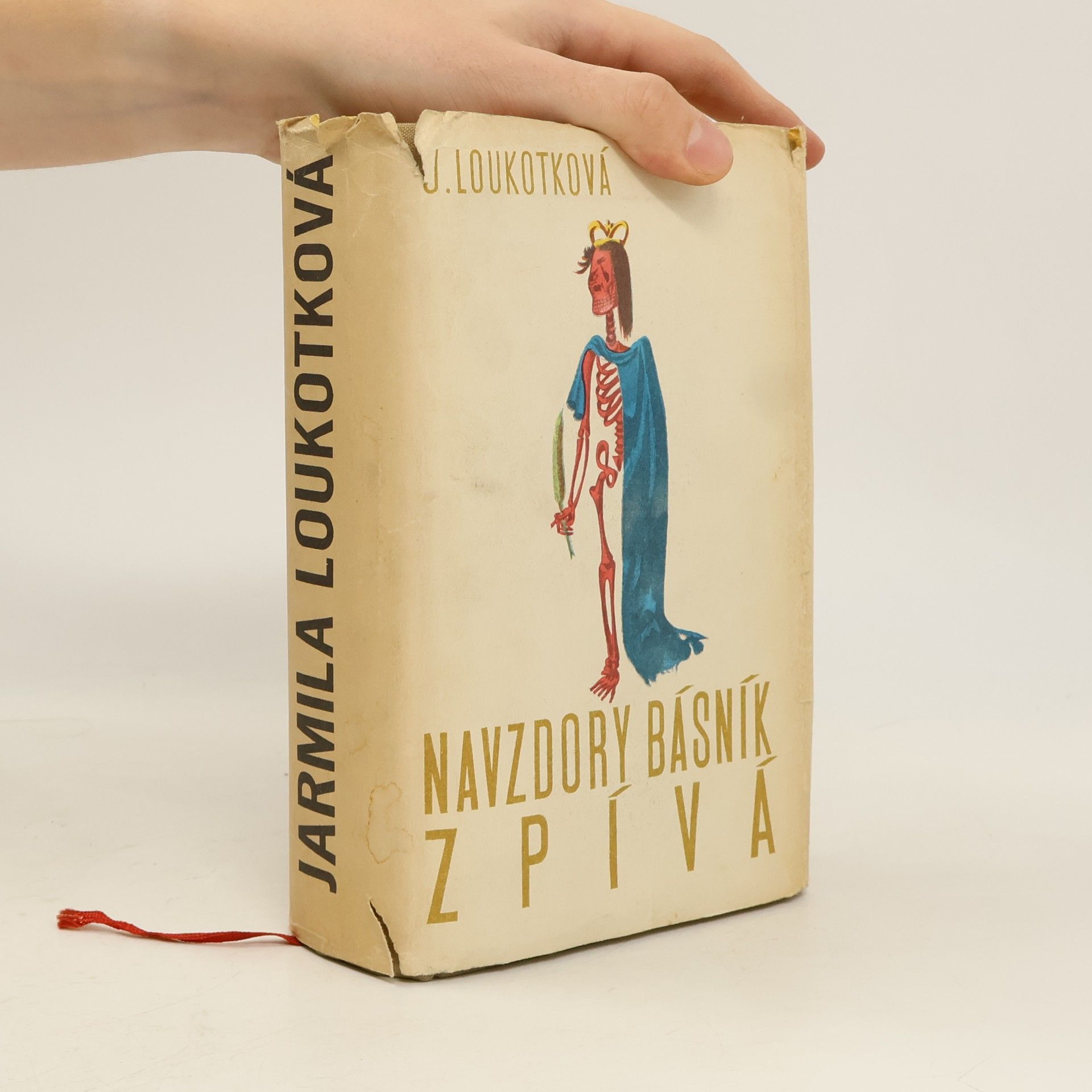 Jarmila Loukotková Navzdory básník zpívá