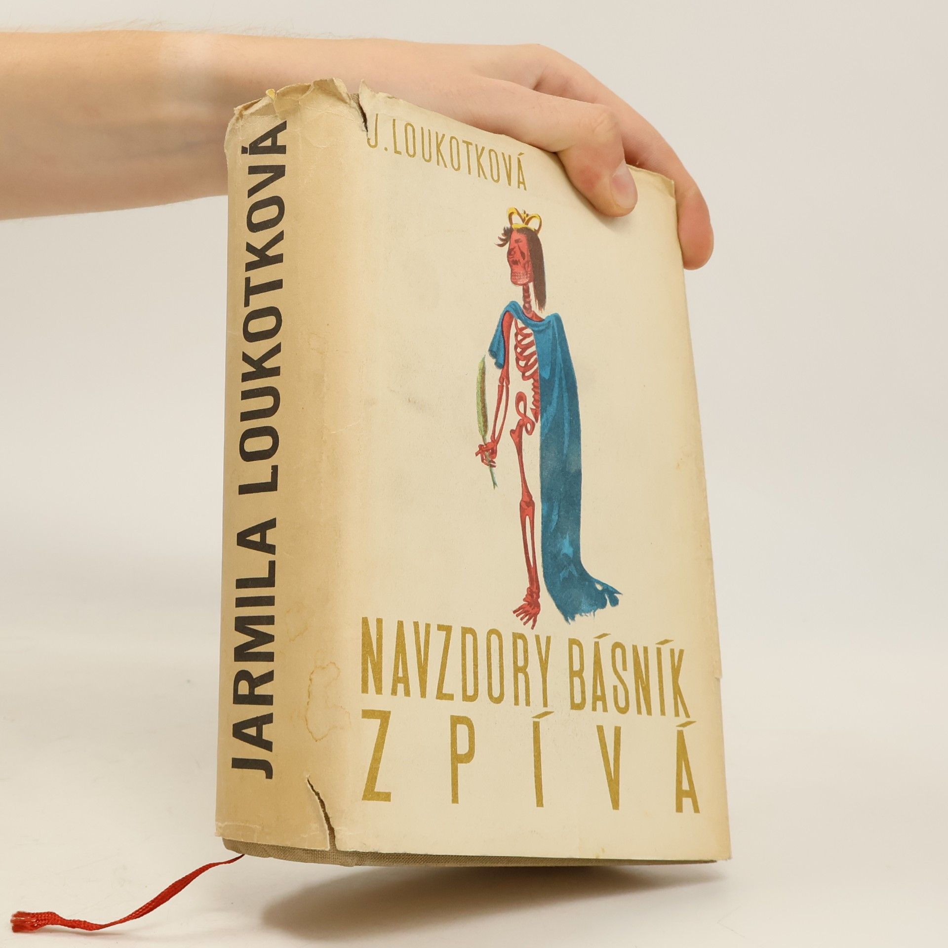 Jarmila Loukotková Navzdory básník zpívá