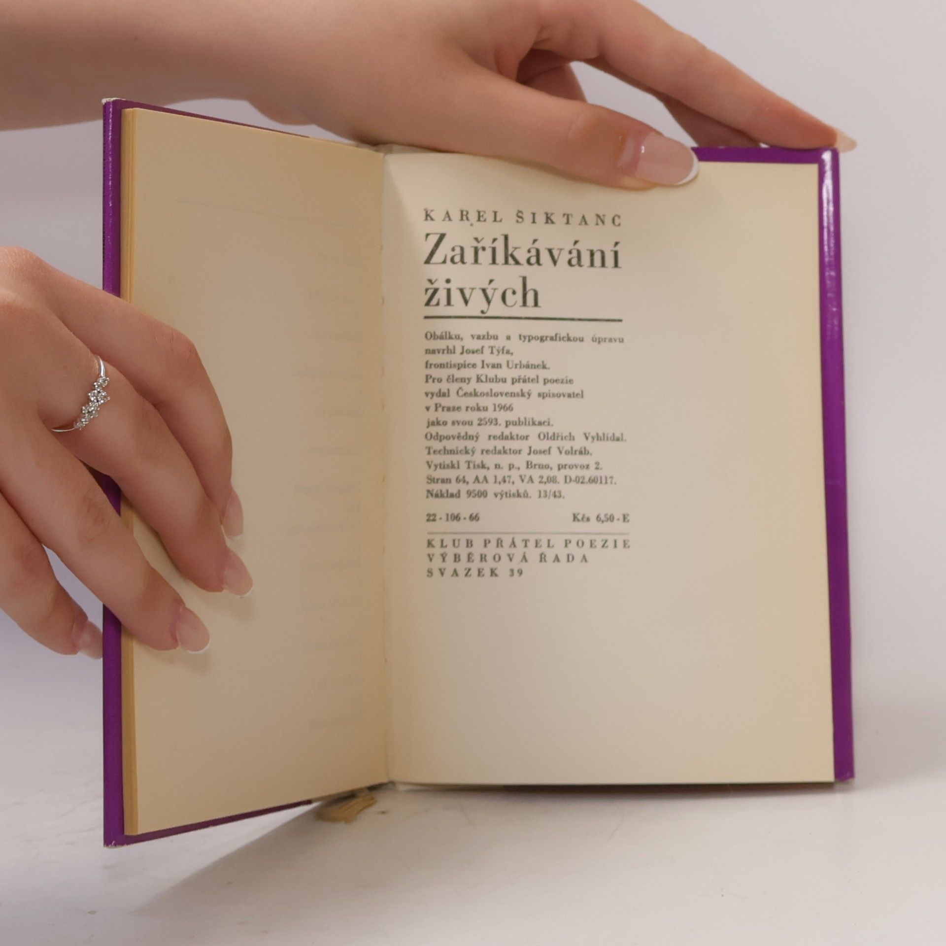 Karel Šiktanc Zaříkávání živých
