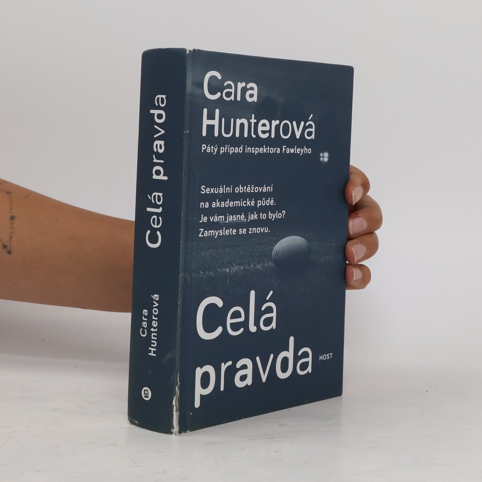 Cara Hunter Celá pravda : pátý případ inspektora Fawleyho