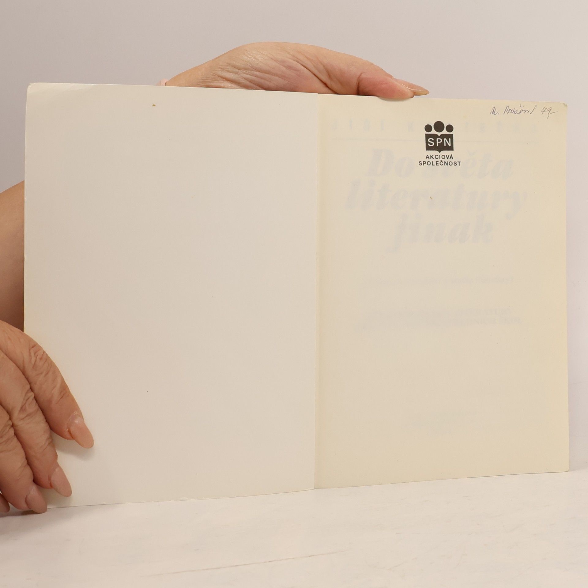 Jiří Kostečka Do světa literatury jinak
