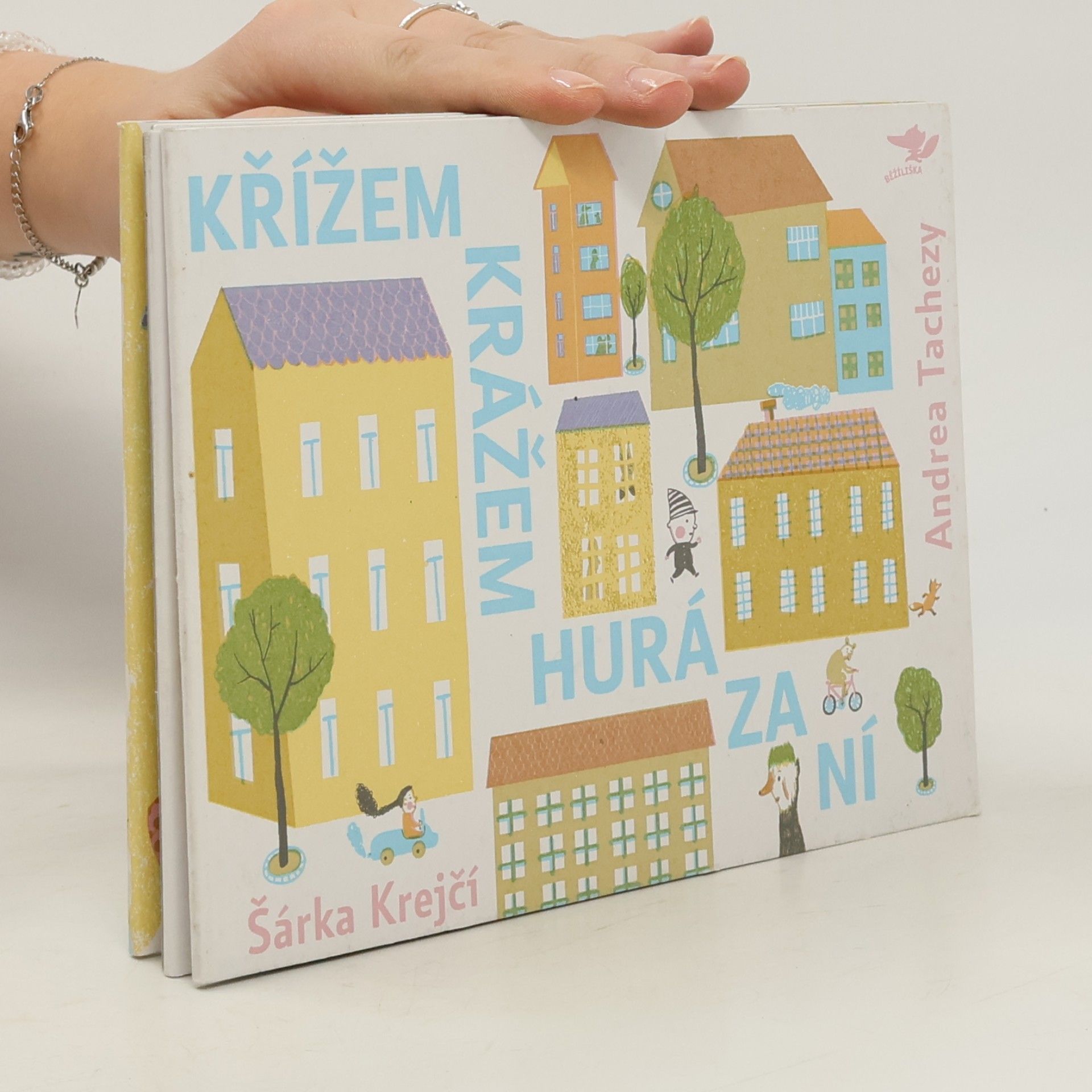 Šárka Krejčí Křížem krážem hurá za ní