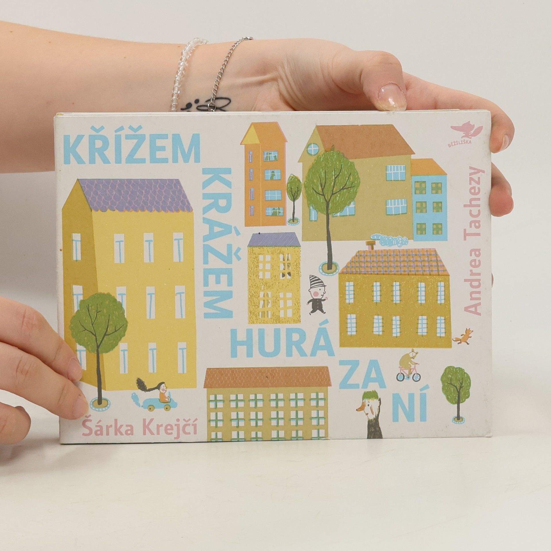 Šárka Krejčí Křížem krážem hurá za ní